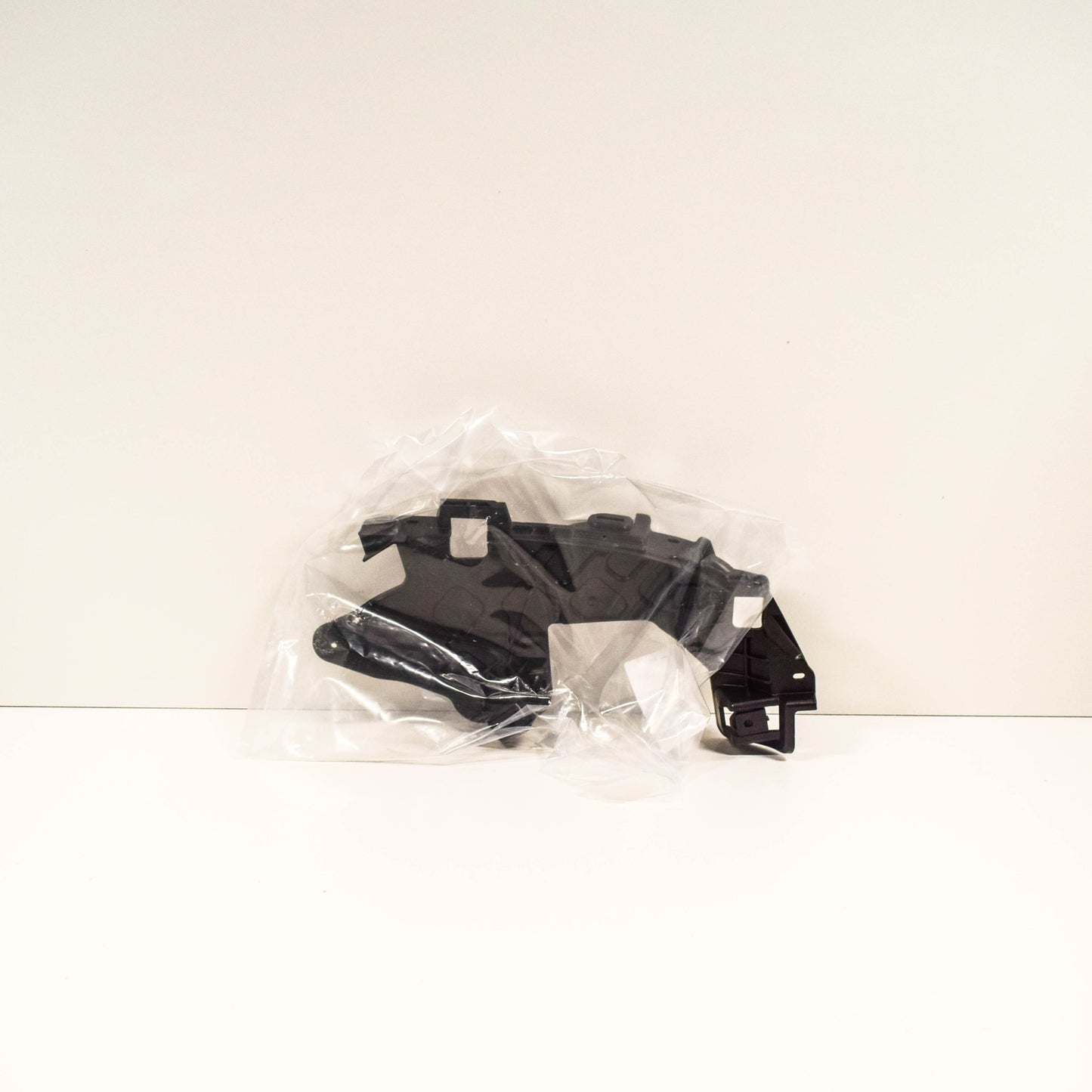 NEW MERCEDES BENZ E W212 REAR RIGHT BUMPER SUPPORT BRACKET A2128855014 ORIGINAL