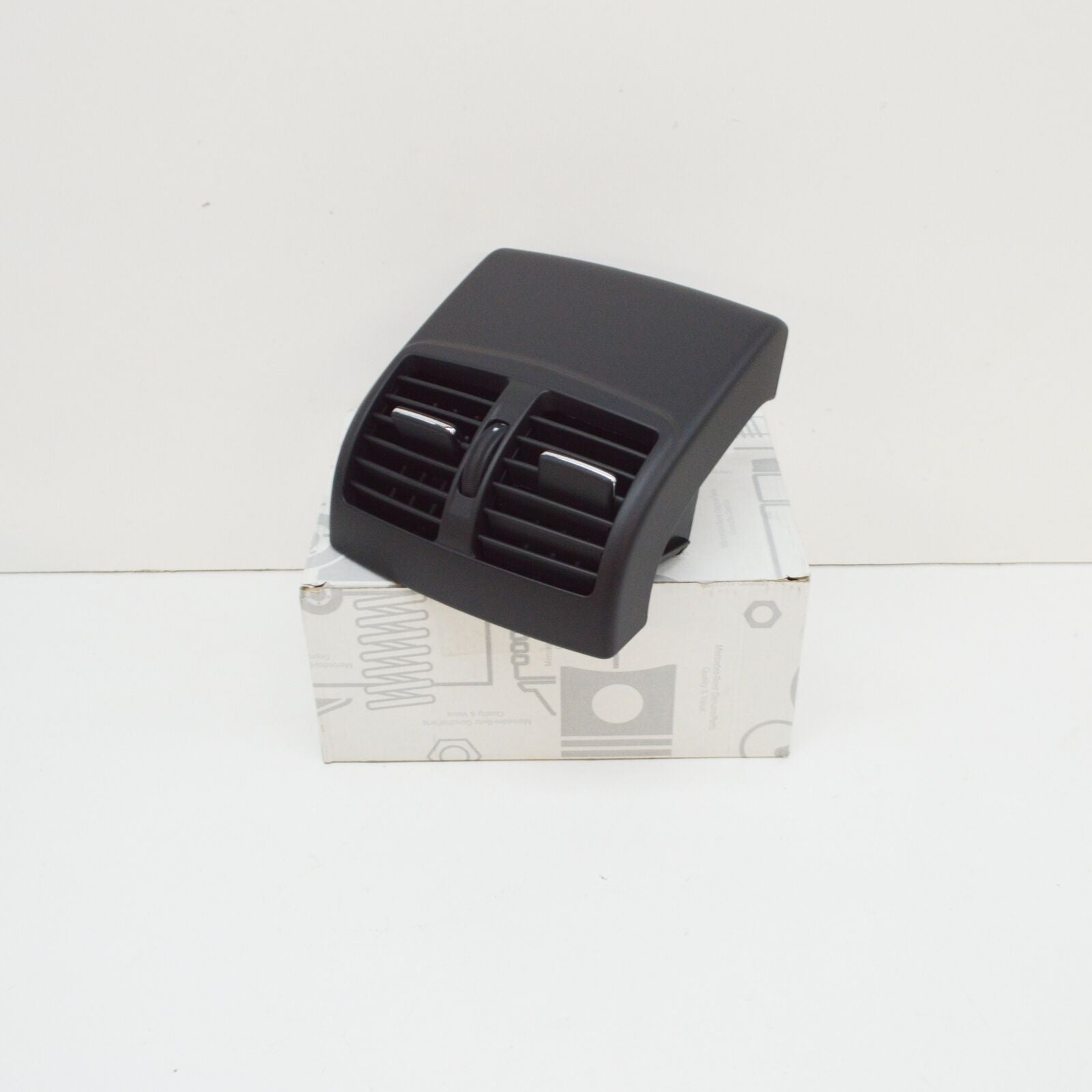 NEW MERCEDES-BENZ E W212 CENTER CONSOLE REAR AIR VENT A21283009549116 ORIGINAL