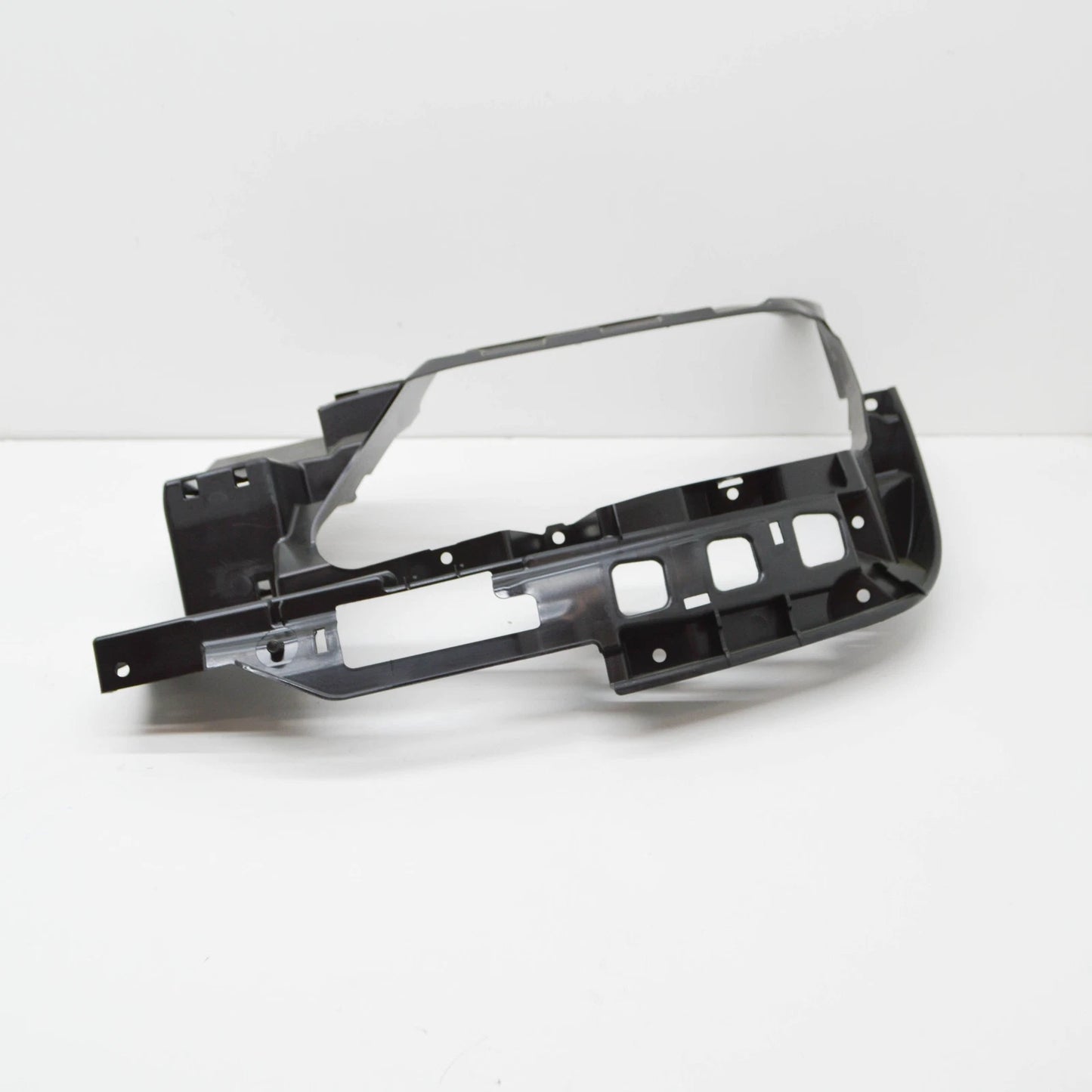 NEW AUDI A5 F53 REAR LEFT BUMPER BRACKET 8W6807347A