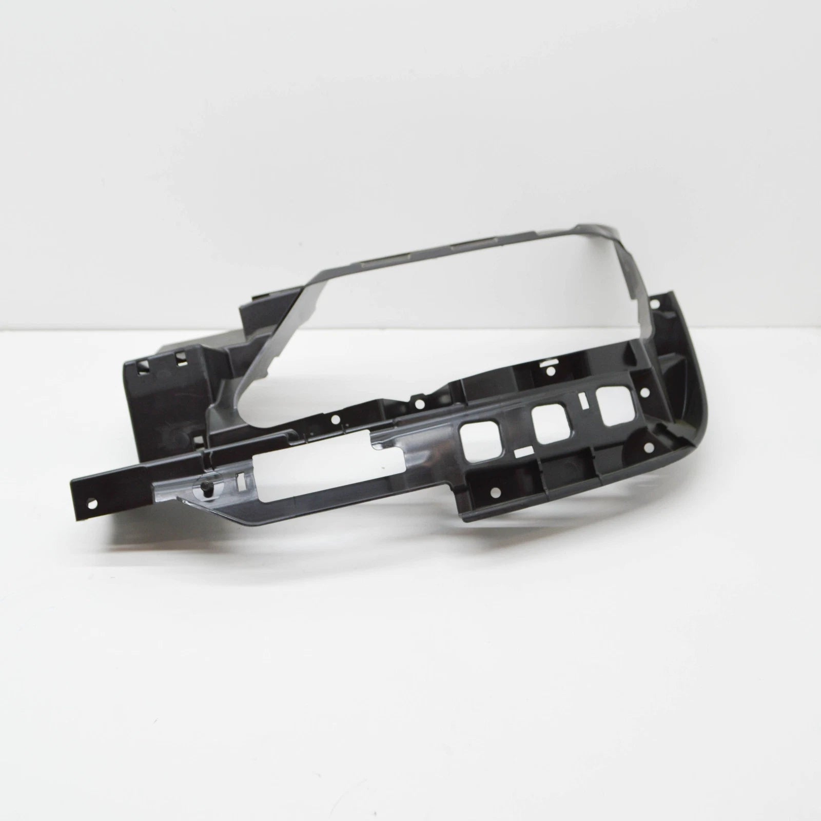 NEW AUDI A5 F53 REAR LEFT BUMPER BRACKET 8W6807347A