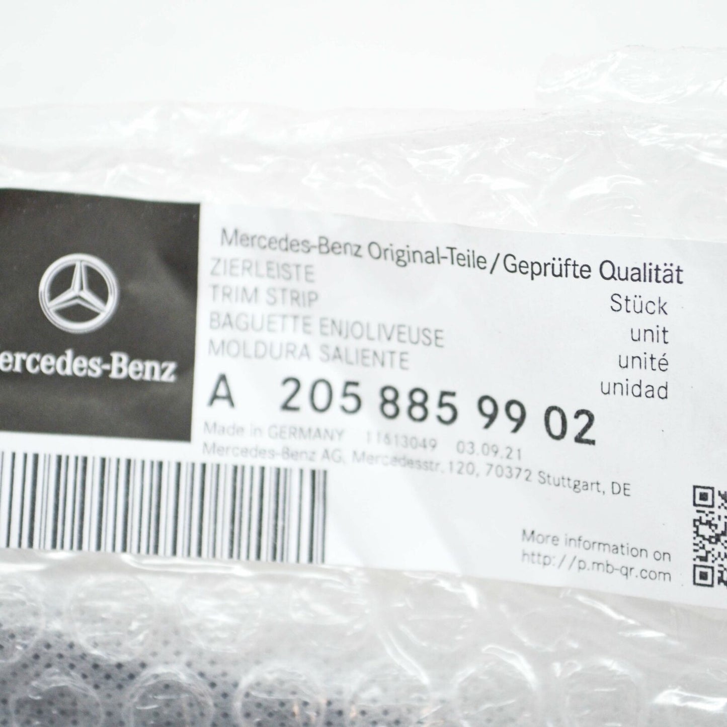 NEW MERCEDES-BENZ C W205 FRONT RIGHT BUMPER GRILLE MOLDING A2058859902 ORIGINAL