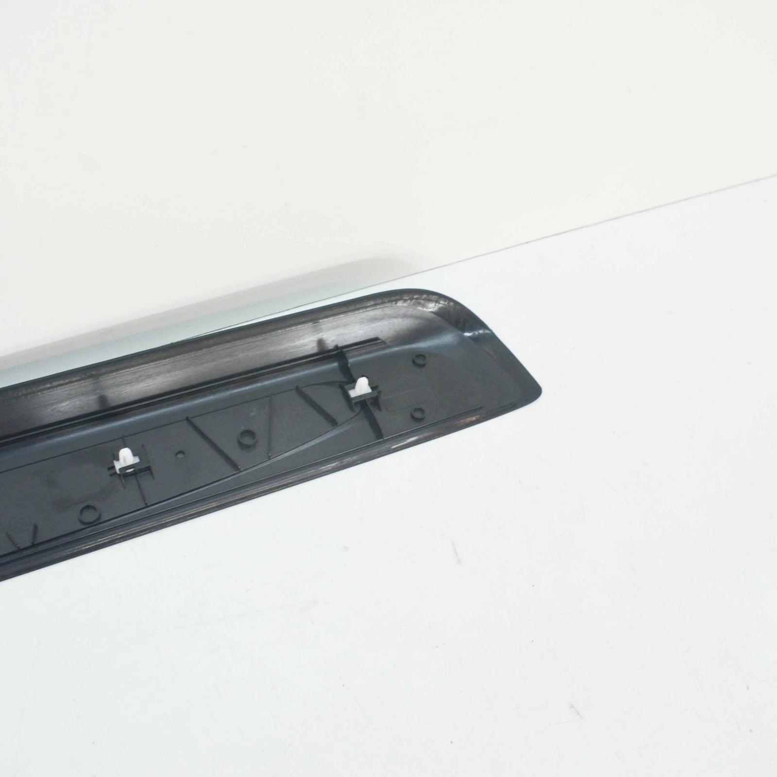 NEW BMW 6 E63 RIGHT DOOR SILL COVER 51477898230 7898230 ORIGINAL