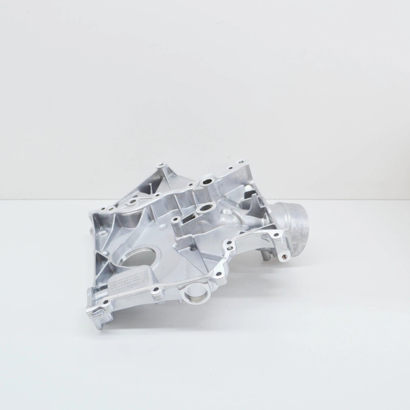 NEW MERCEDES-BENZ C W205 ENGINE TIMING CASE A2740101814 ORIGINAL