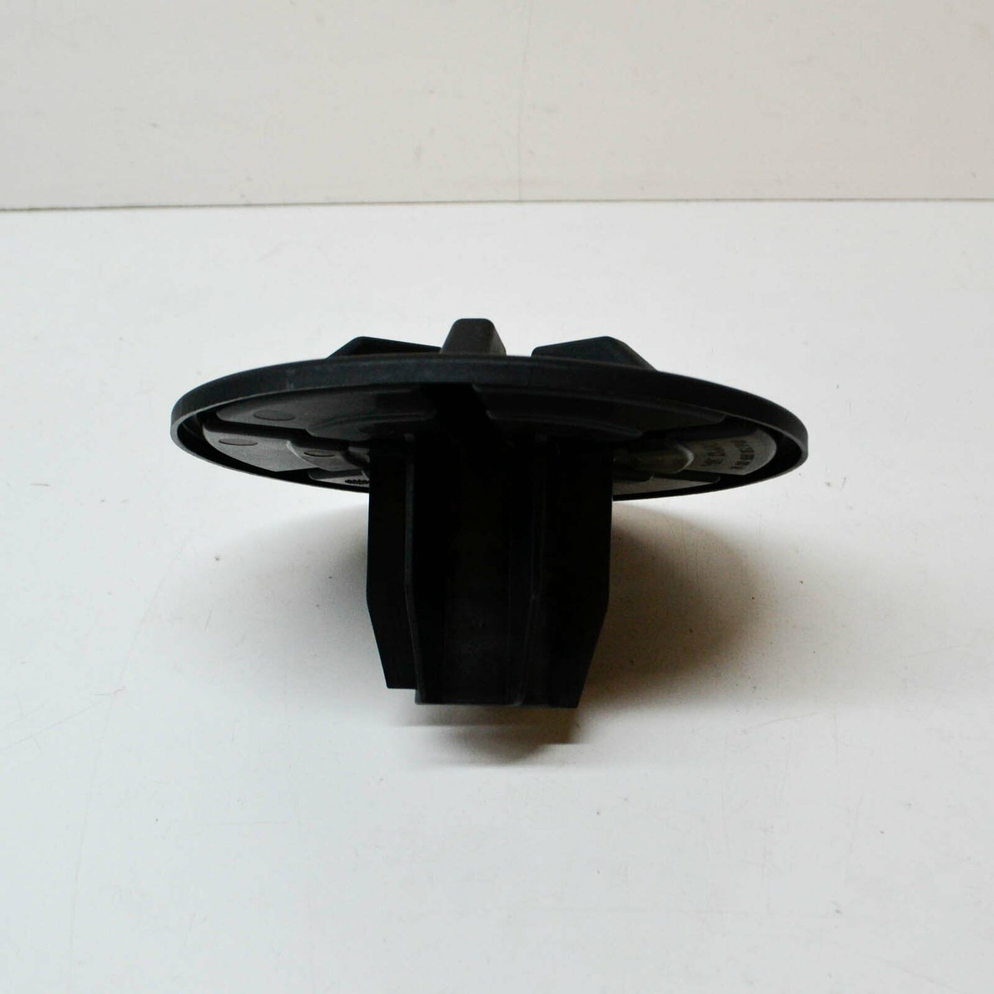 NEW MERCEDES-BENZ E W212 INTERIOR SPARE WHEEL TIRE FIXING A2308980014 ORIGINAL