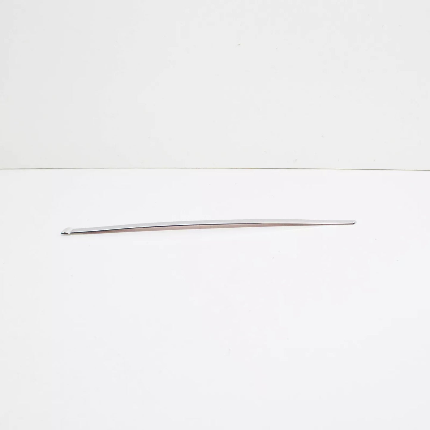 NEW MERCEDES-BENZ E COUPE C207 REAR LEFT FENDER STRIP A2076980162 ORIGINAL