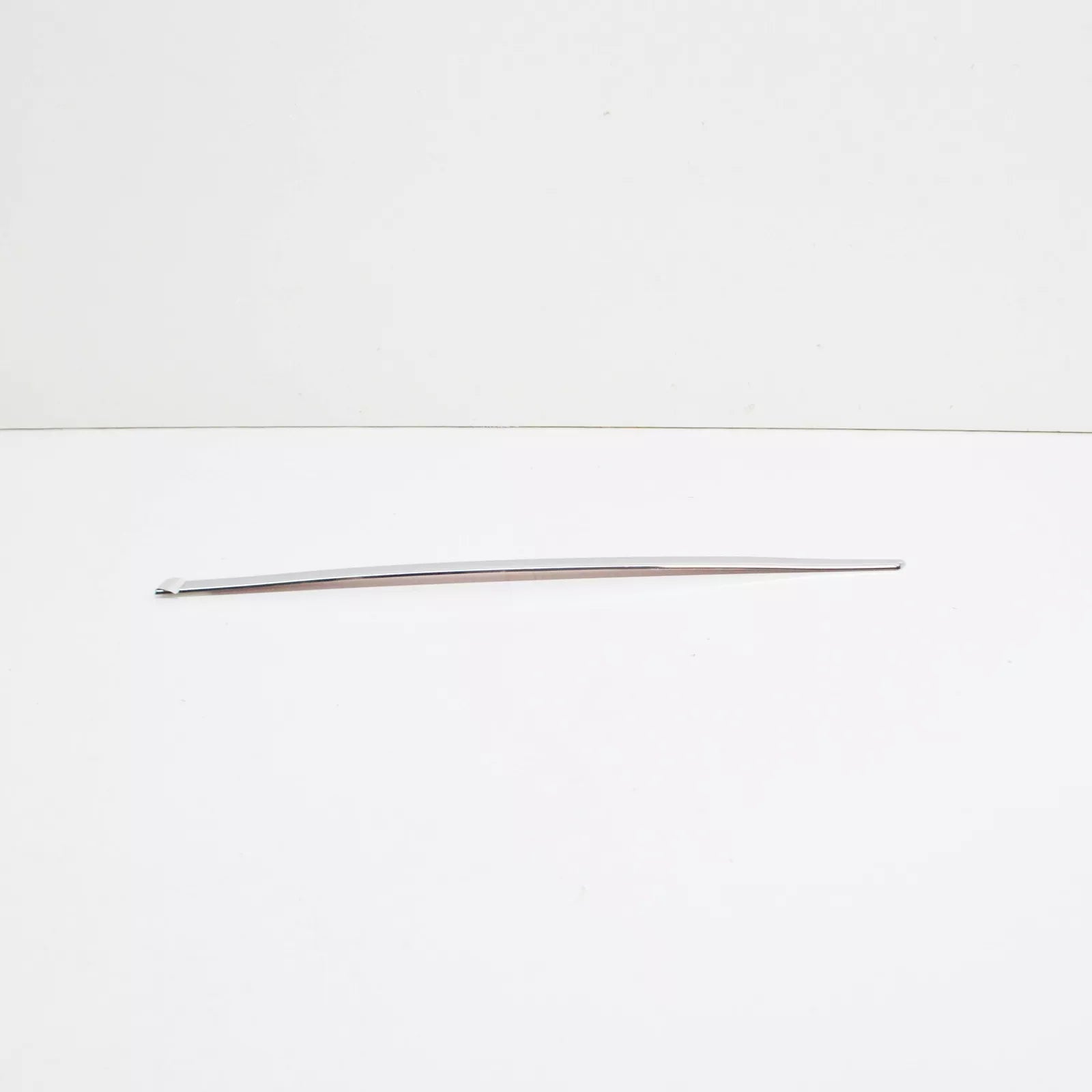 NEW MERCEDES-BENZ E COUPE C207 REAR LEFT FENDER STRIP A2076980162 ORIGINAL