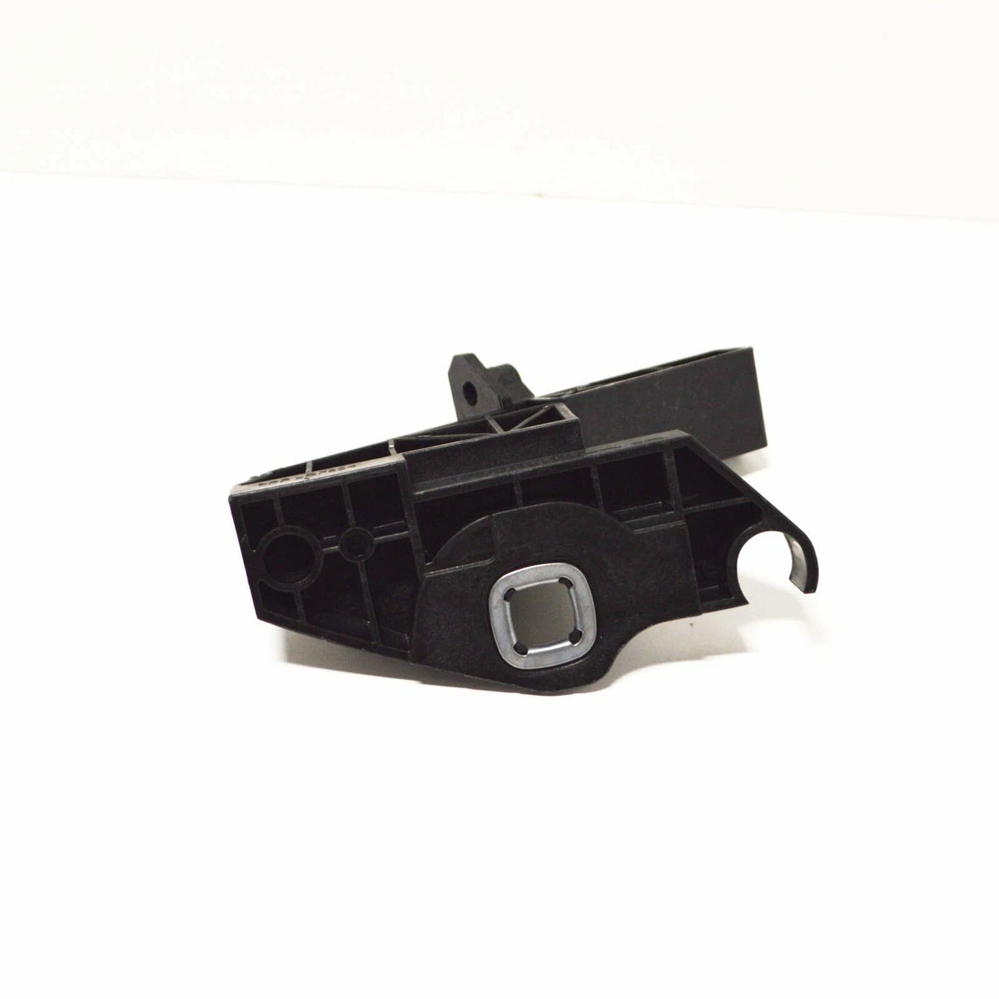 NEW MERCEDES-BENZ C-CLASS W205 FRONT RIGHT AXIS BRACKET A2056203501