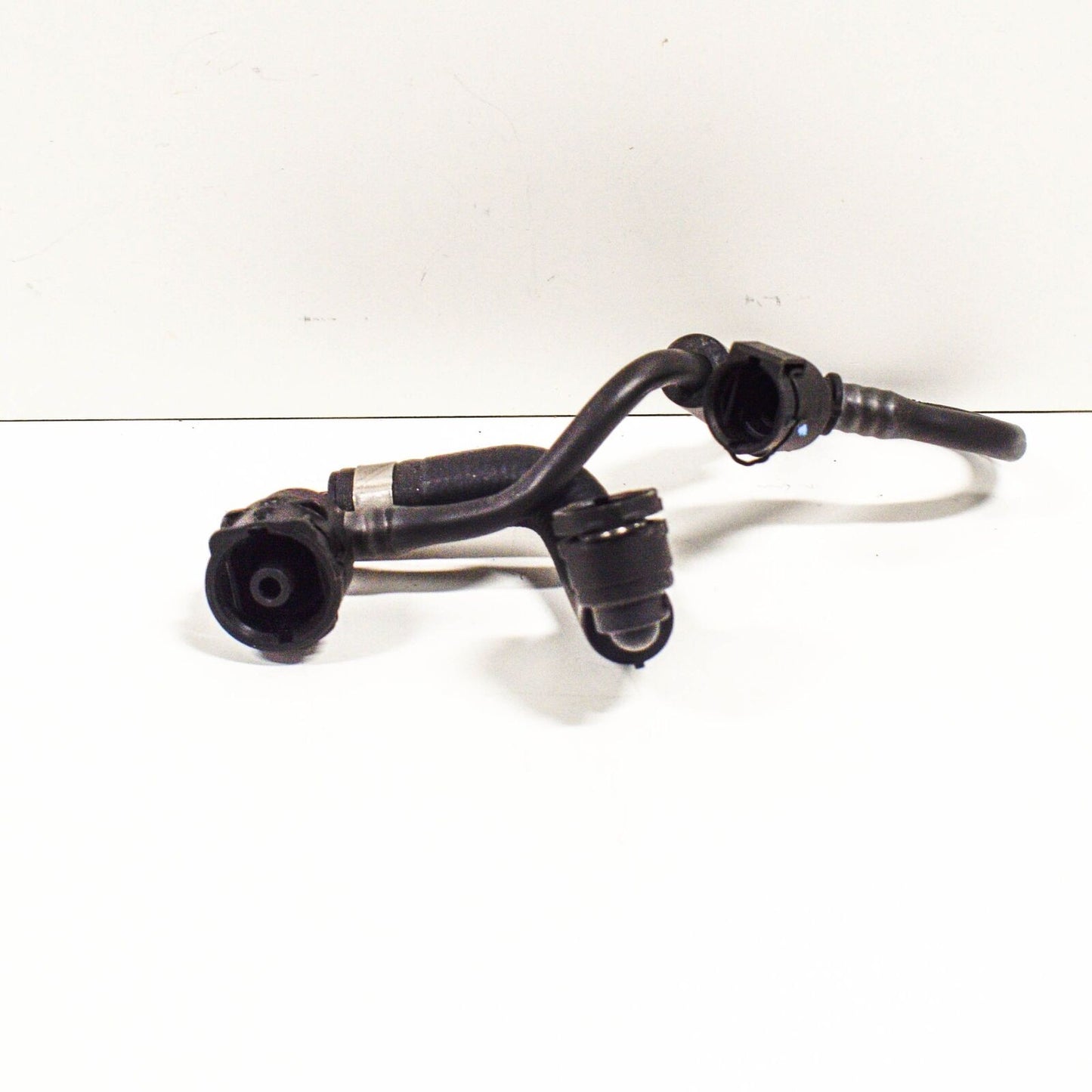 NEW MERCEDES BENZ C253 VENT PIPE HOSE A2055015301 ORIGINAL