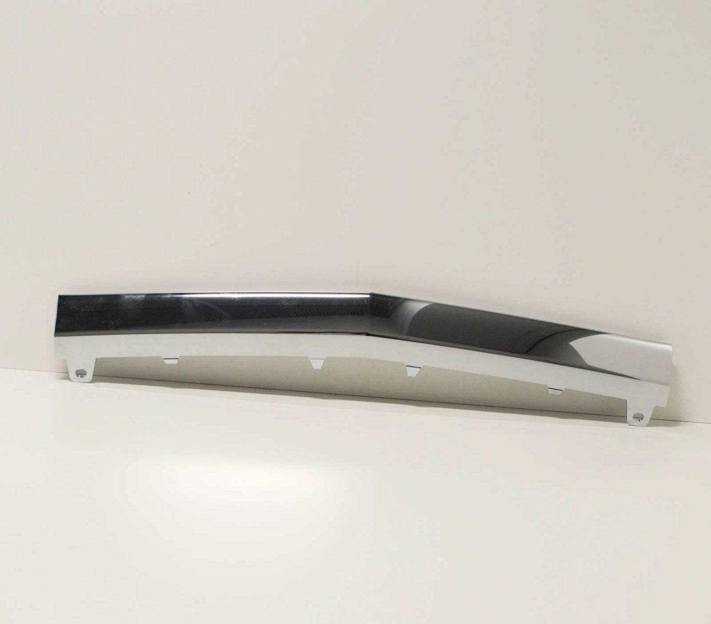 NEW MB C-CLASS W205 FRONT BUMPER CENTER CHROME TRIM A2058851574 2016