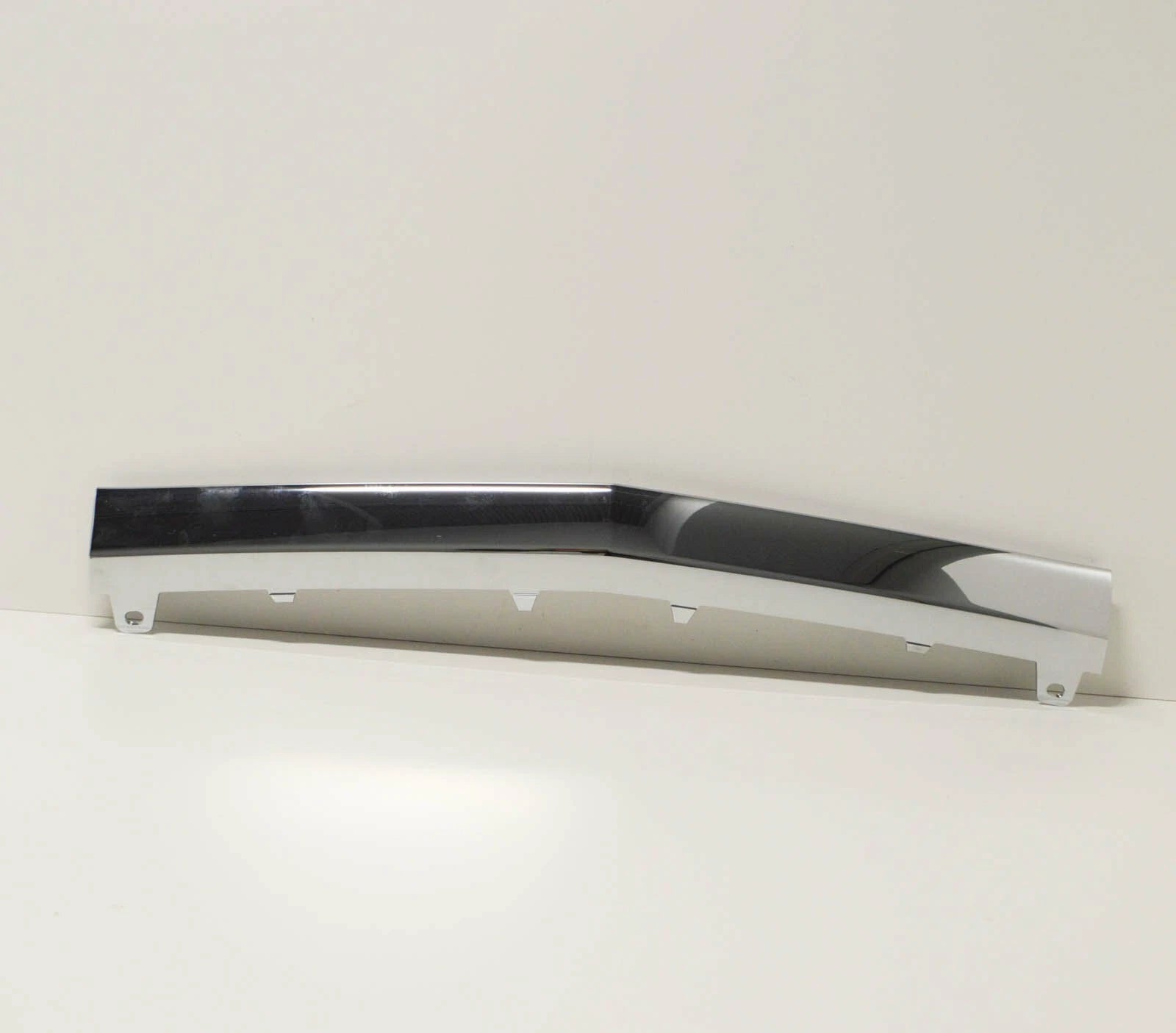 NEW MB C-CLASS W205 FRONT BUMPER CENTER CHROME TRIM A2058851574 2016