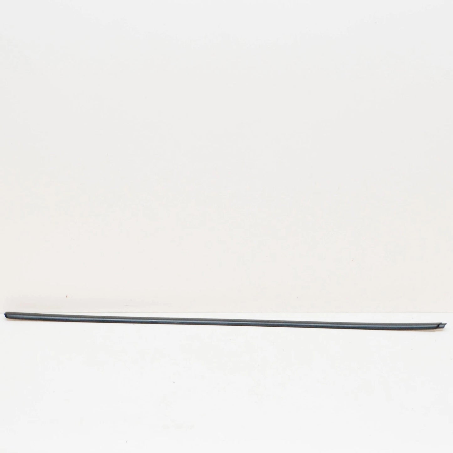 NEW VW TOUAREG 7L FRONT RIGHT DOOR OUTER SILL TRIM STRIP 7L0853538C9B9