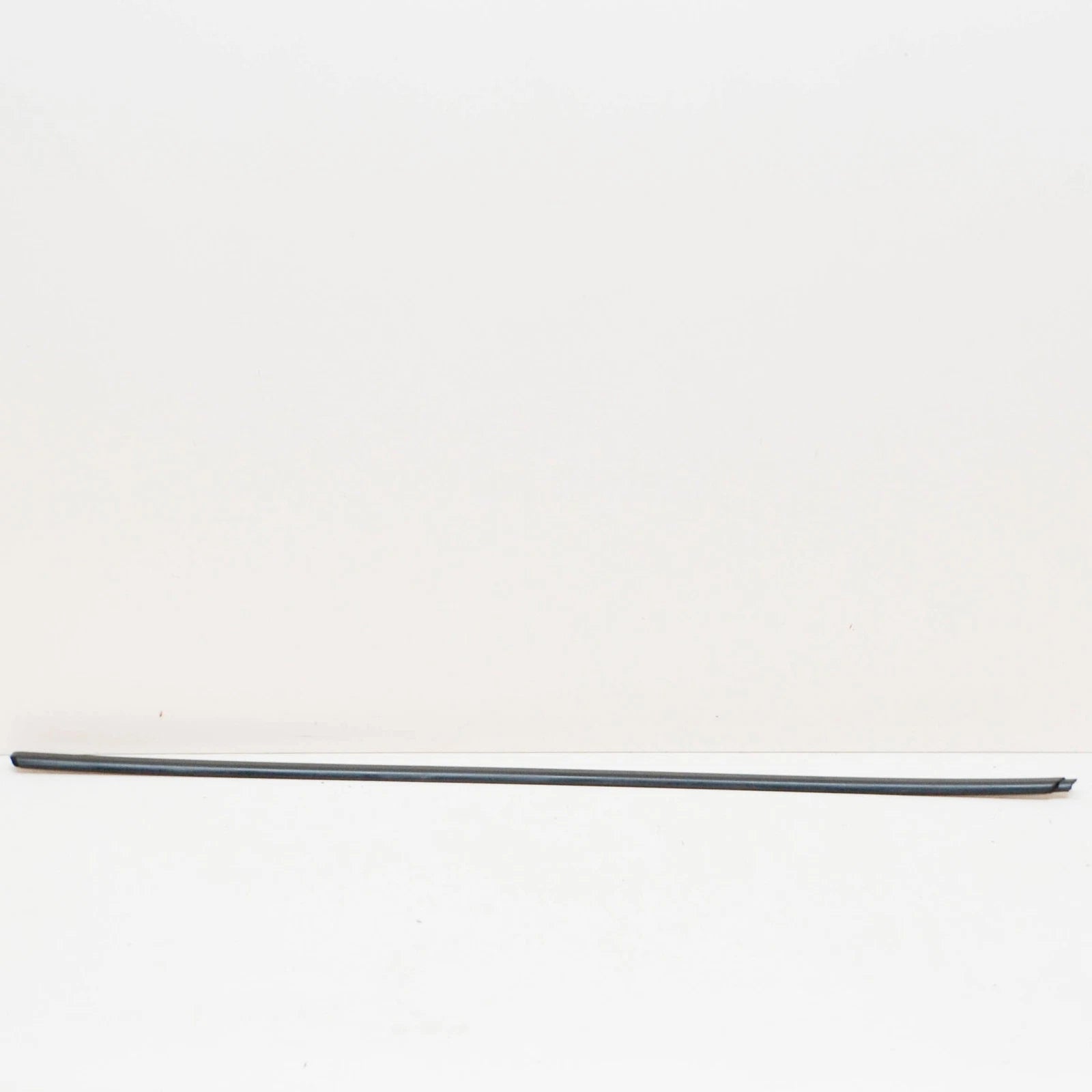 NEW VW TOUAREG 7L FRONT RIGHT DOOR OUTER SILL TRIM STRIP 7L0853538C9B9