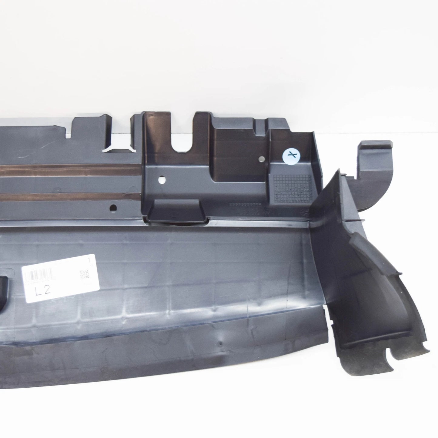 NEW MERCEDES-BENZ GLK-CLASS X204 AIR DUCT A2045052630 ORIGINAL