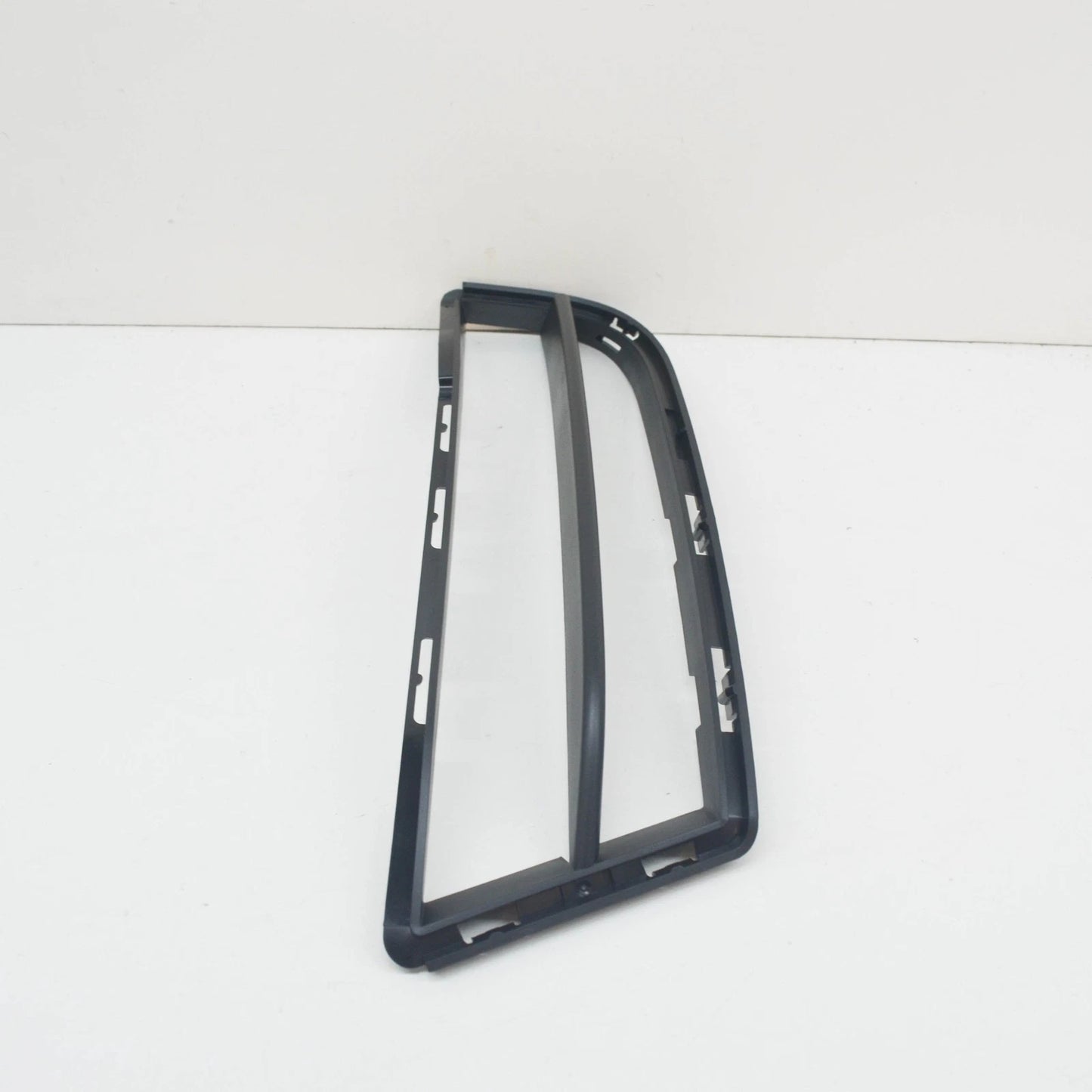 NEW BMW 1 E82 FRONT M BUMPER RIGHT GRILLE 51118045922 8045922 2010 ORIGINAL