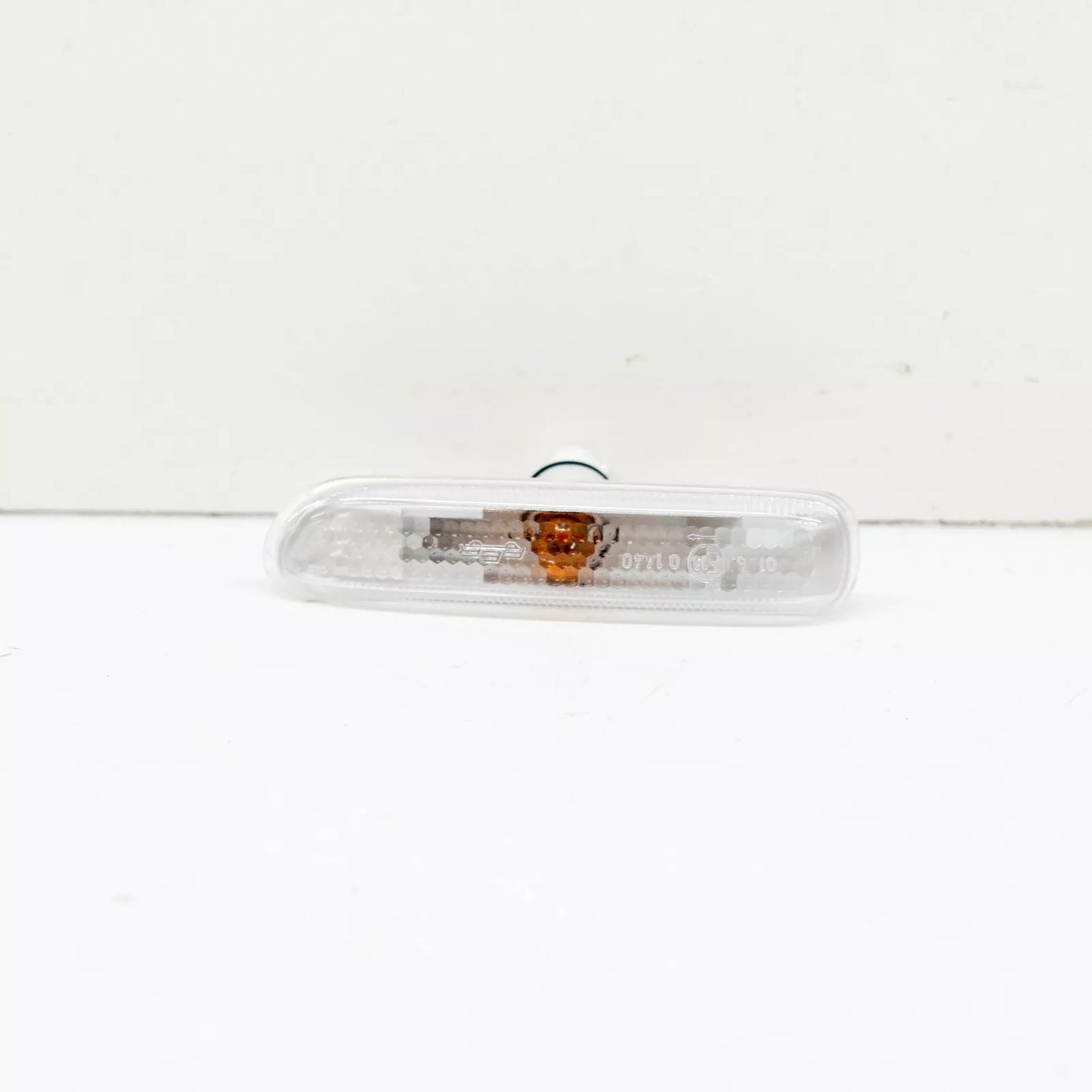 NEW BMW 3 E46 FRONT RIGHT WHITE TURN INDICATOR LAMP 63132228592 2228592 ORIGINAL