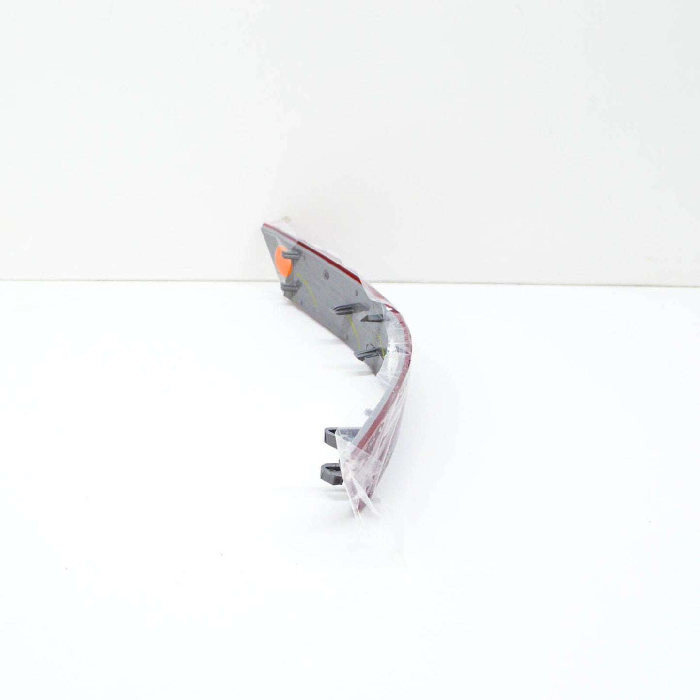 NEW MERCEDES-BENZ ML-CLASS W164 REAR BUMPER LEFT REFLECTOR A1648200374 ORIGINAL