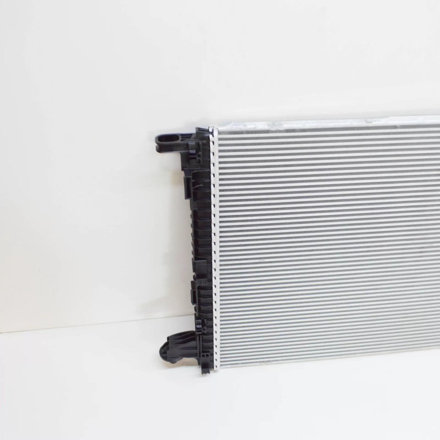 NEW AUDI A4 B9 ENGINE RADIATOR 8W0121251J ORIGINAL