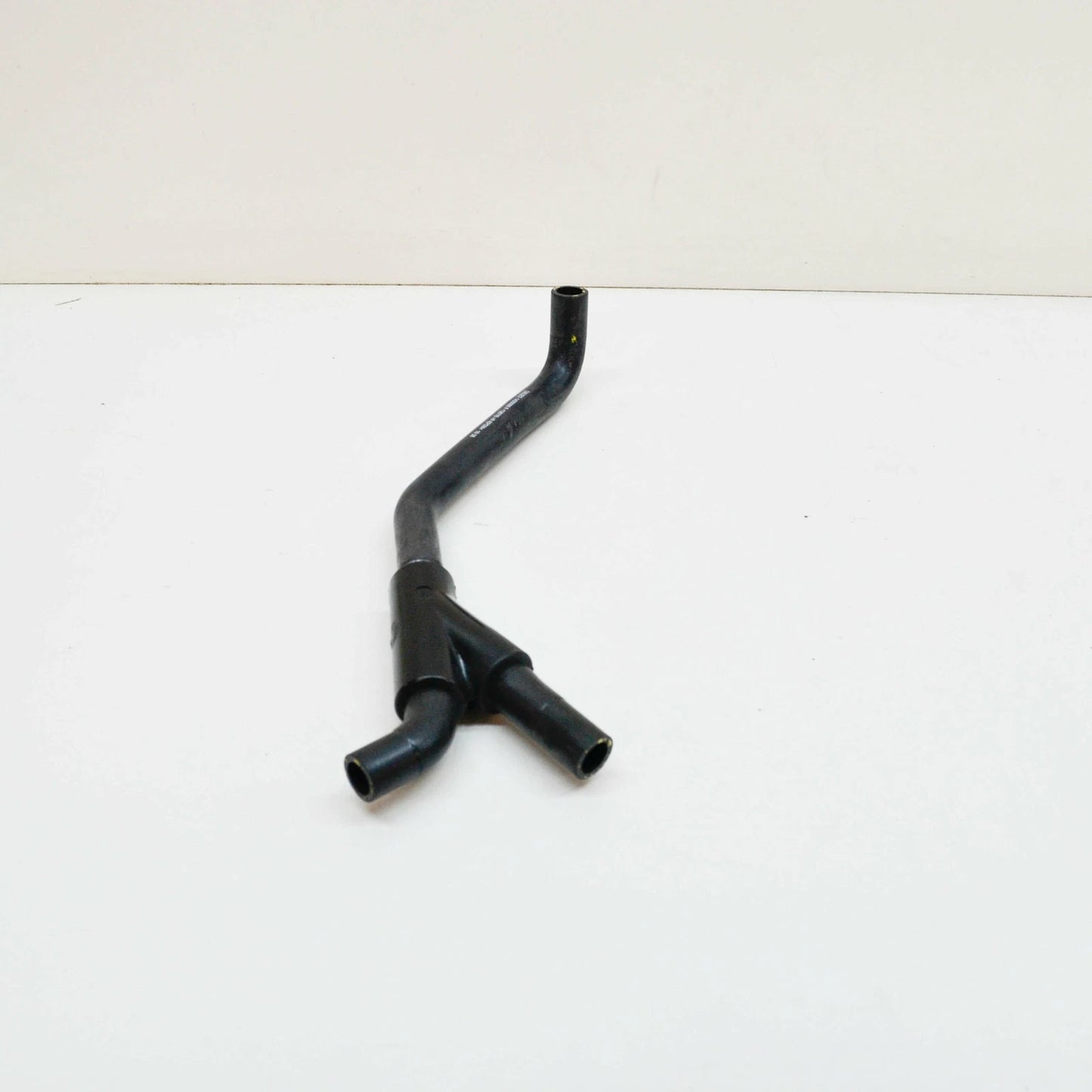 NEW MB ML W163 EXPANSION TANK TO RECIRCULATING PUMP HOSE LHD A1635013582