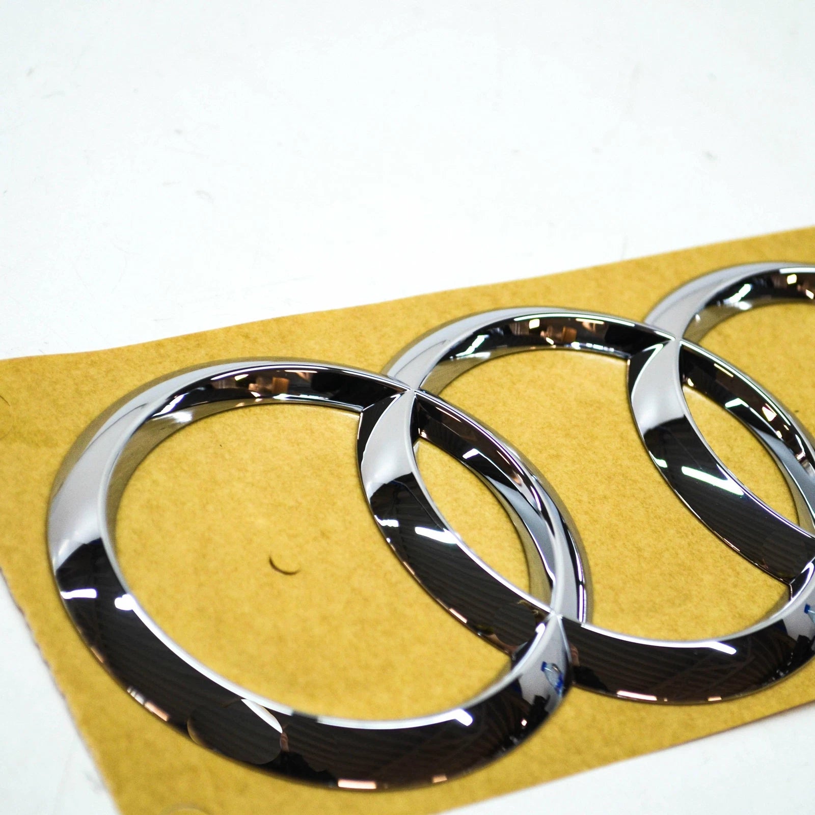 NEW AUDI A4 B9 REAR LID EMBLEM BADGE 8W58537422ZZ