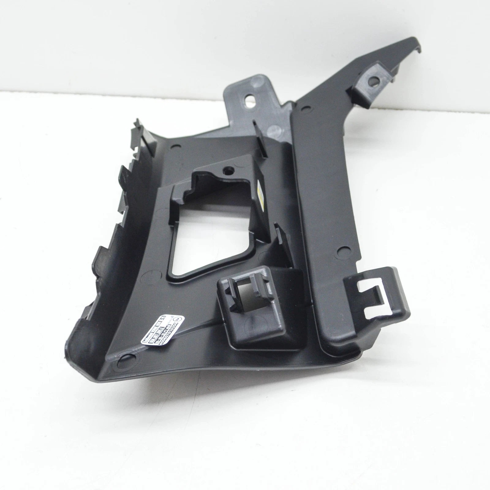 NEW MERCEDES-BENZ C W205 REAR RIGHT LOWER BUMPER BRACKET A2058854214