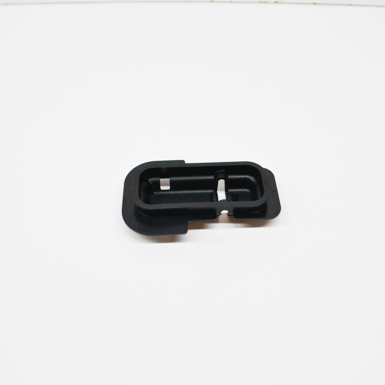 new ford focus mk3 estate load compartment trim tie down hook 1866111 original