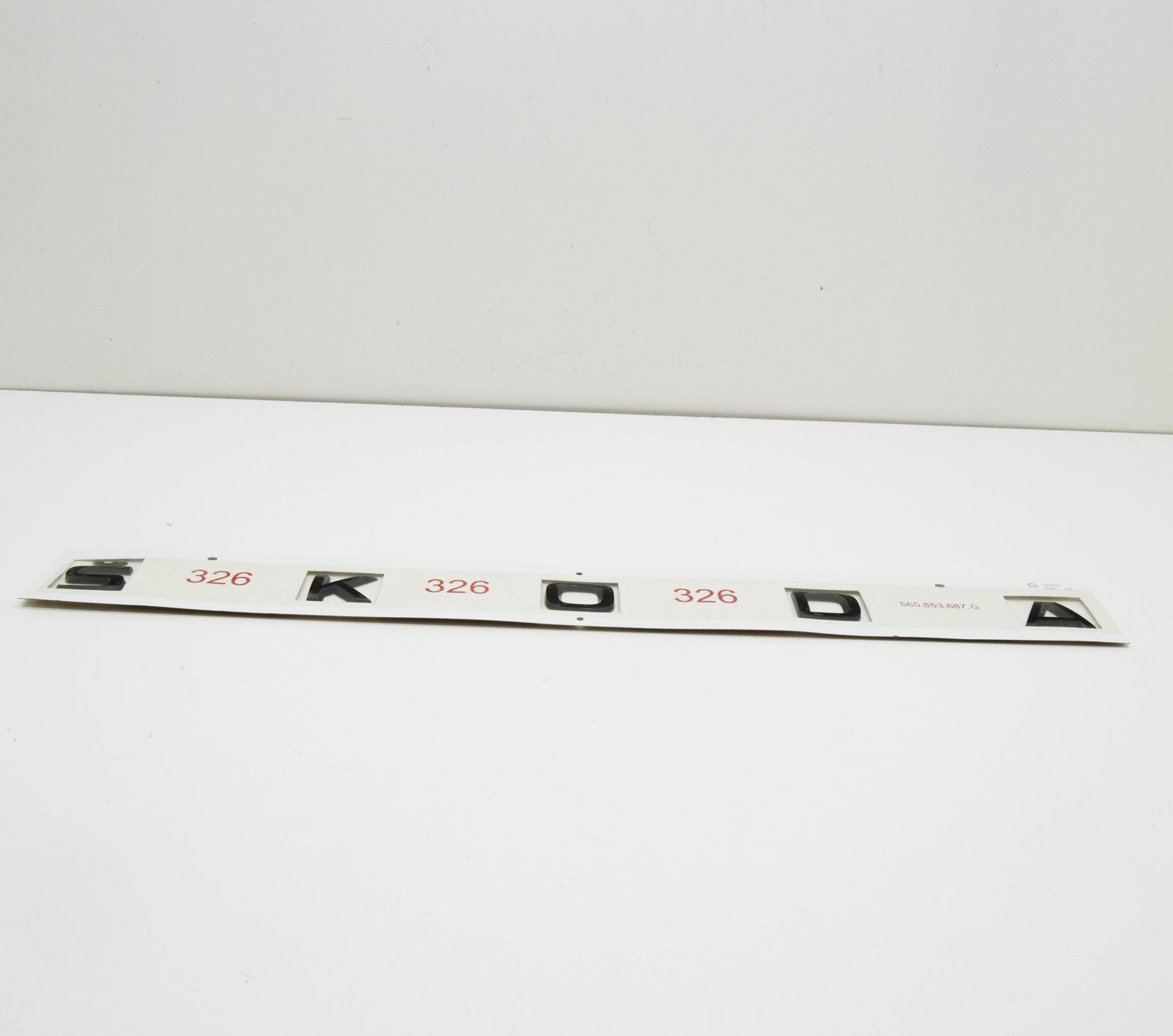 new skoda karoq nu rear tailgate lettering 565853687g041 original