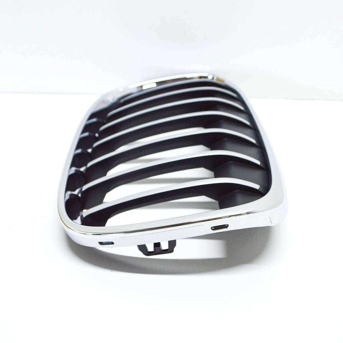 NEW BMW X1 F48 RADIATOR RIGHT GRILLE X LINE 51117383366 7383366 2015 ORIGINAL