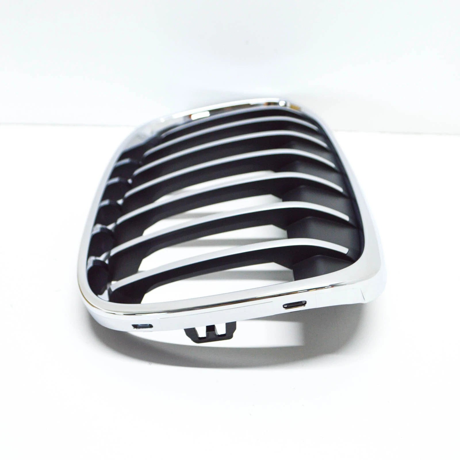 NEW BMW X1 F48 RADIATOR RIGHT GRILLE X LINE 51117383366 7383366 2015 ORIGINAL