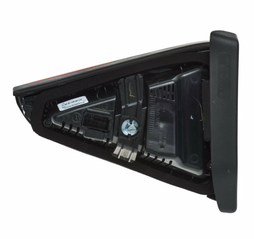 NEW VW PASSAT VARIANT B8 3G REAR RIGHT INNER TAILLIGHT 561945308C ORIGINAL