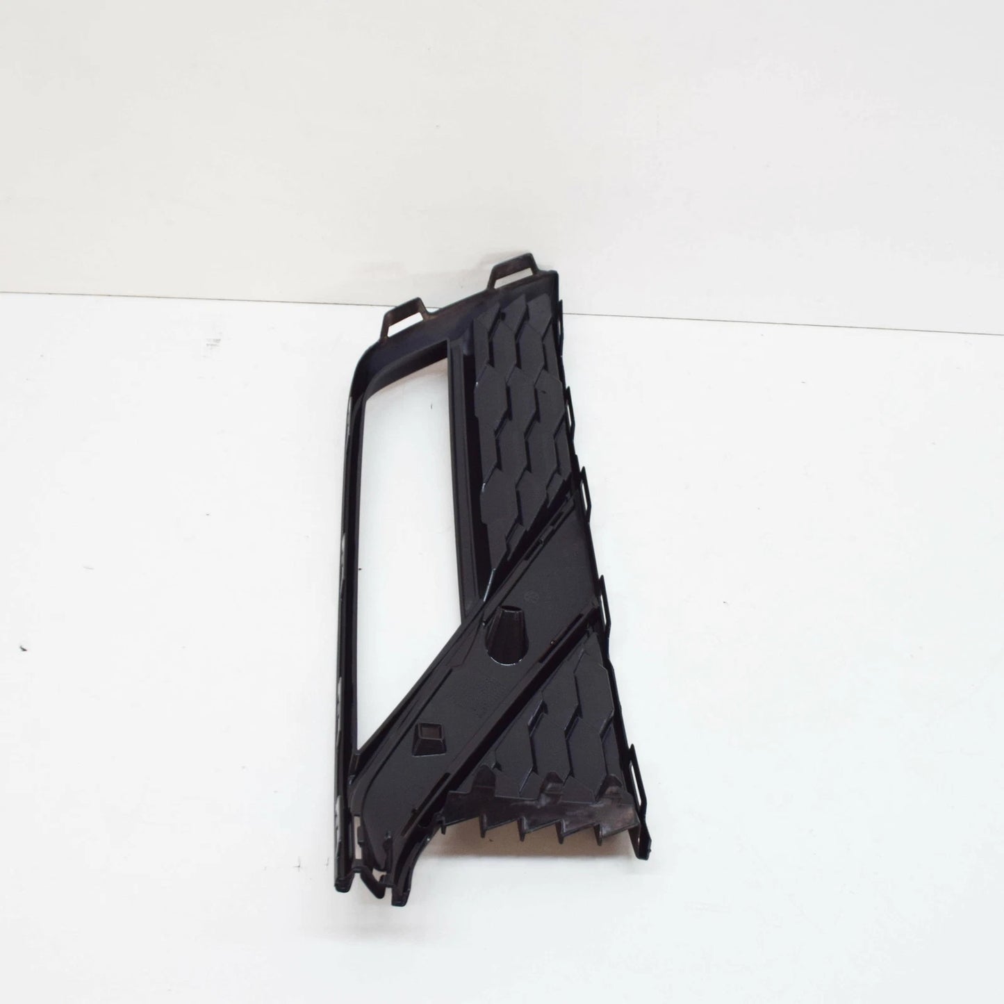 NEW VOLKSWAGEN POLO 6C FRONT BUMPER RIGHT LOWER GRILLE 6C0853666G9B9