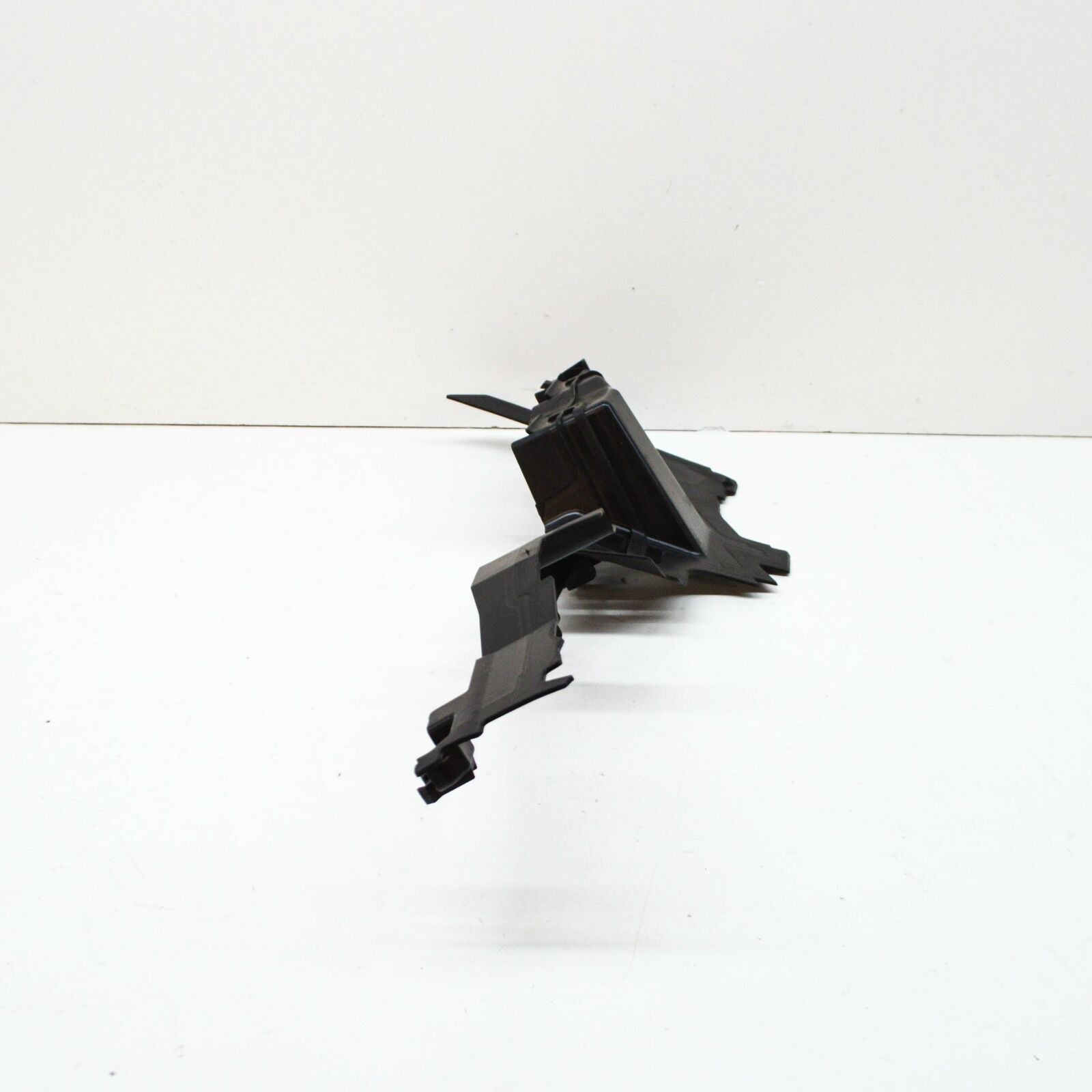 NEW VOLKSWAGEN POLO AW 6R RIGHT RADIATOR AIR DUCT 2G0121284A ORIGINAL