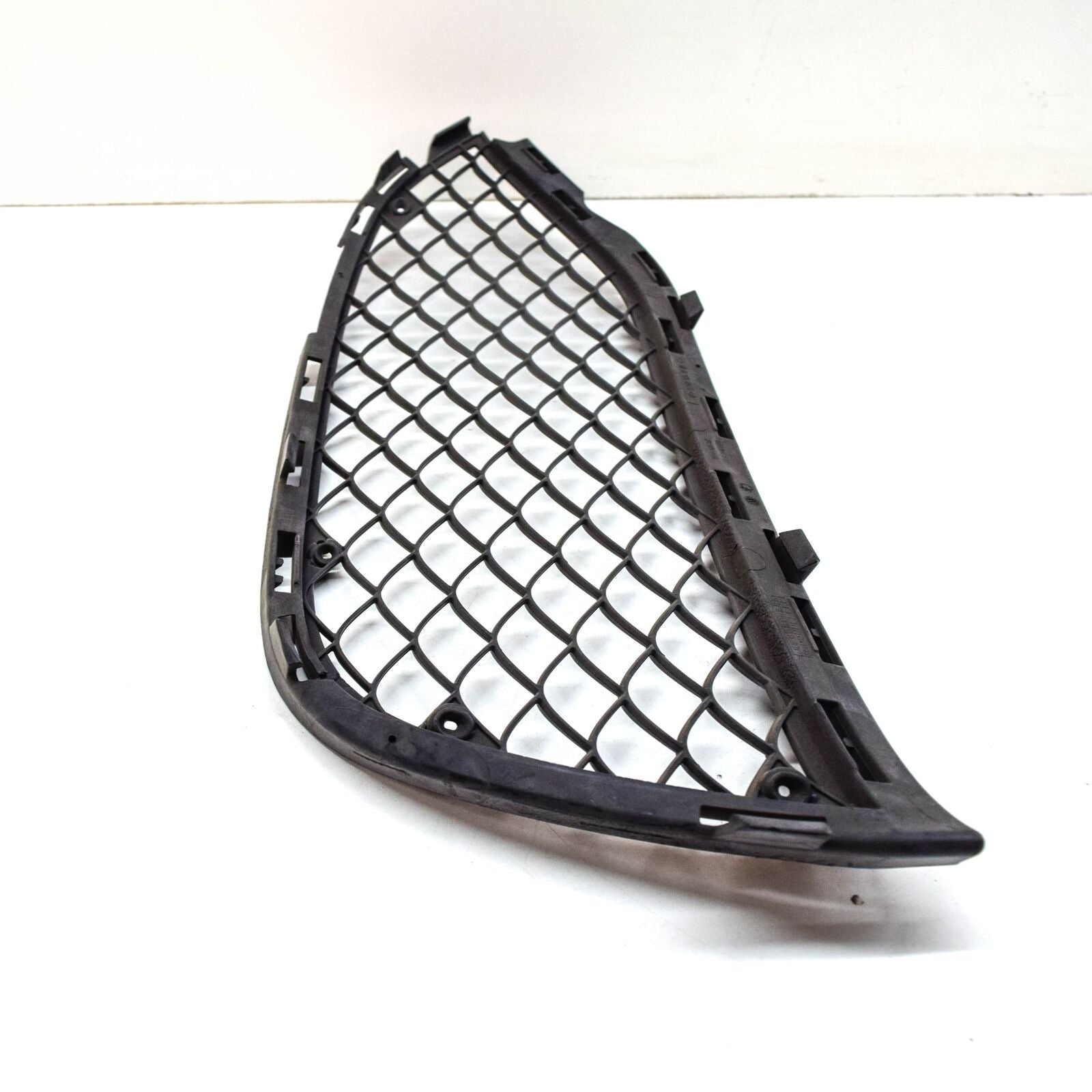 NEW MERCEDES-BENZ C-CLASS W205 FRONT BUMPER LEFT GRILLE A2058852723 2016