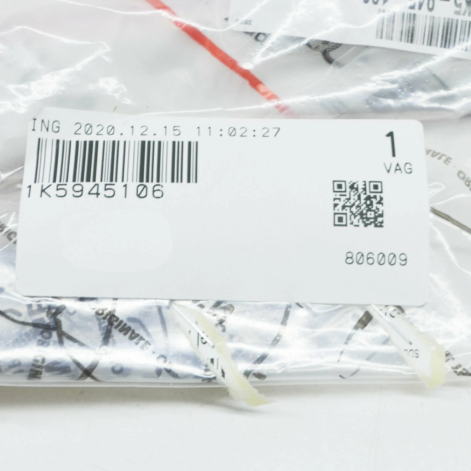 NEW VOLKSWAGEN JETTA MK5 REAR BUMPER RIGHT SIDE REFLECTOR 1K5945106