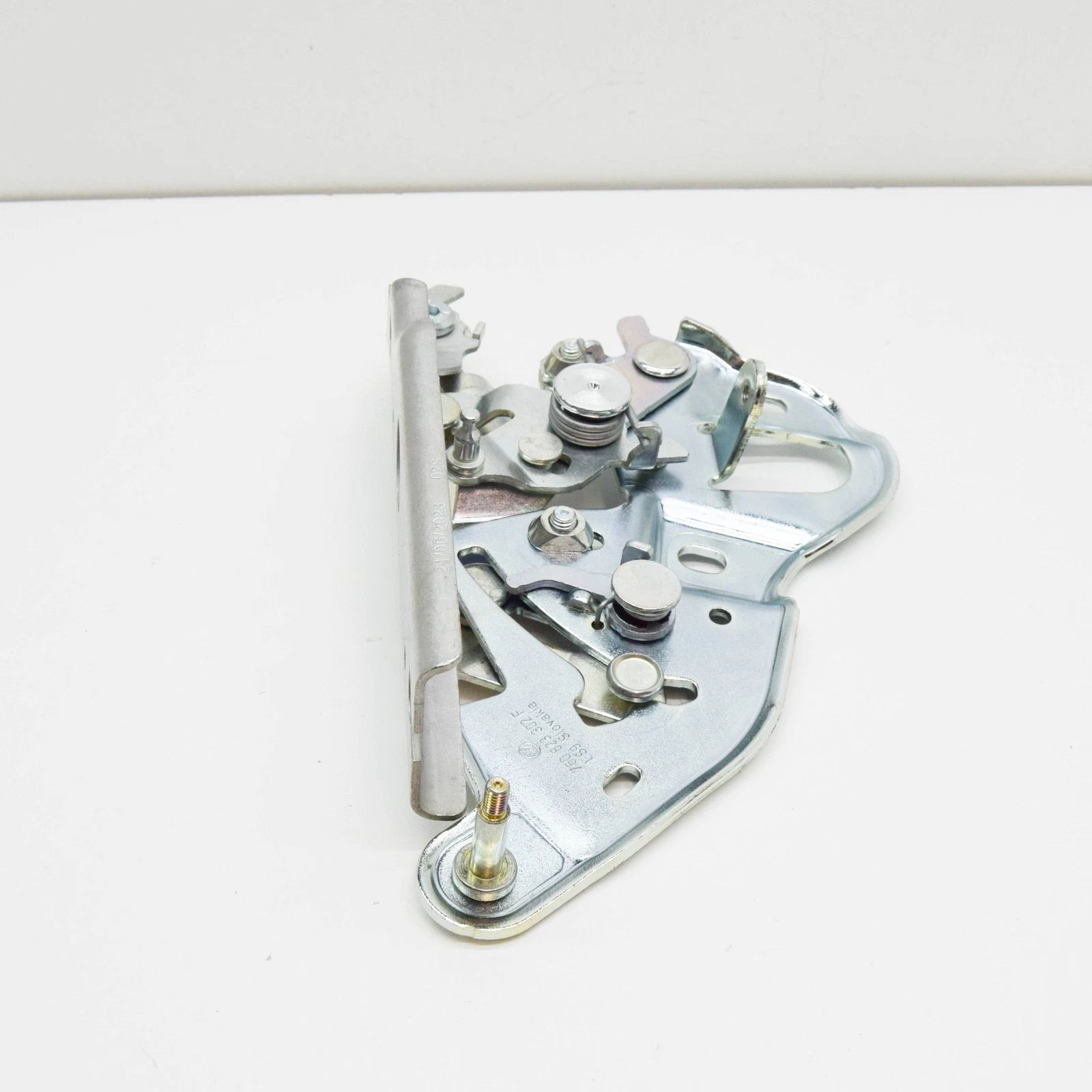 NEW VW TOUAREG CR FRONT RIGHT BONNET HINGE 760823302F ORIGINAL