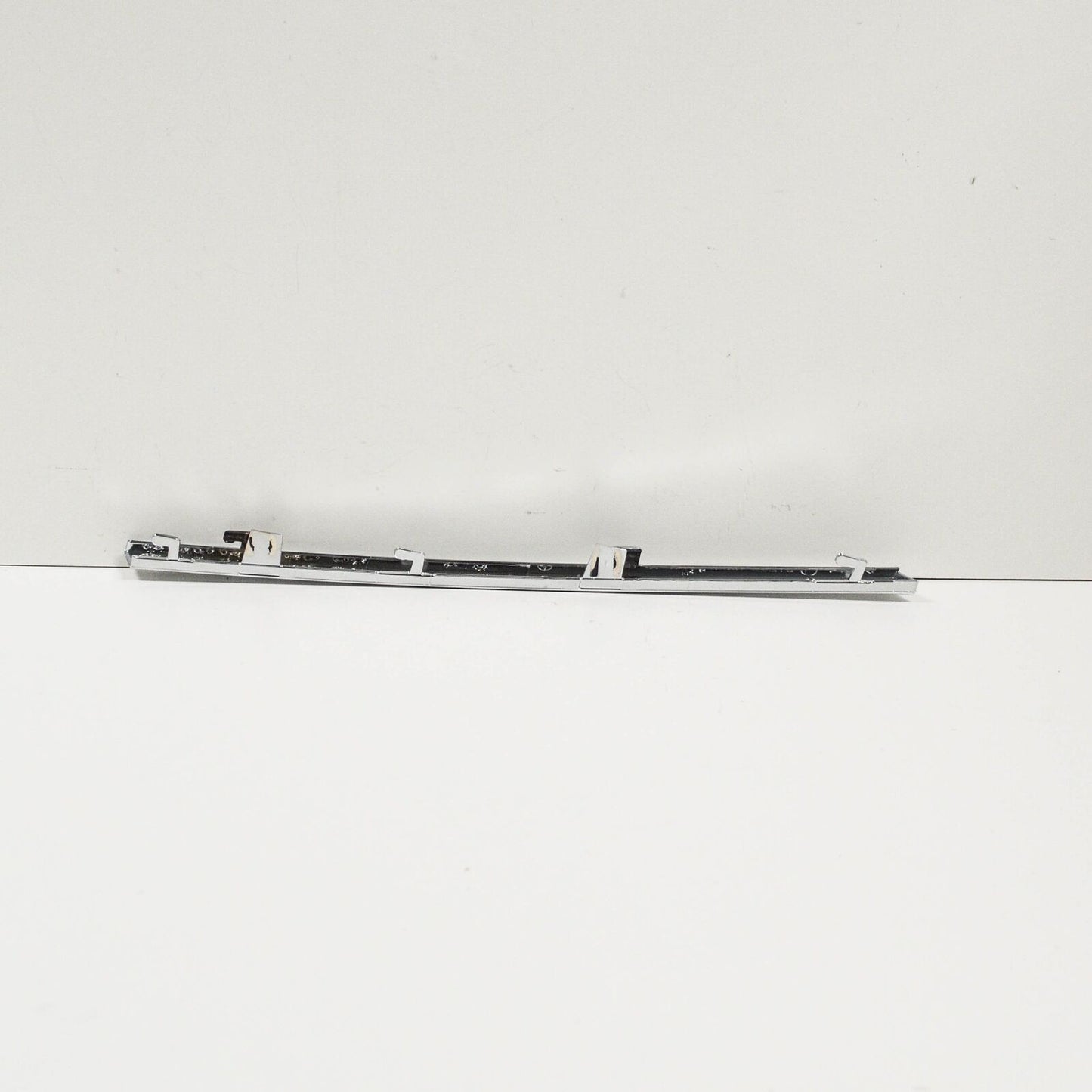 NEW MB M W164 FRONT RADIATOR GRILLE LEFT GARNISH MOLDING TRIM A164888218