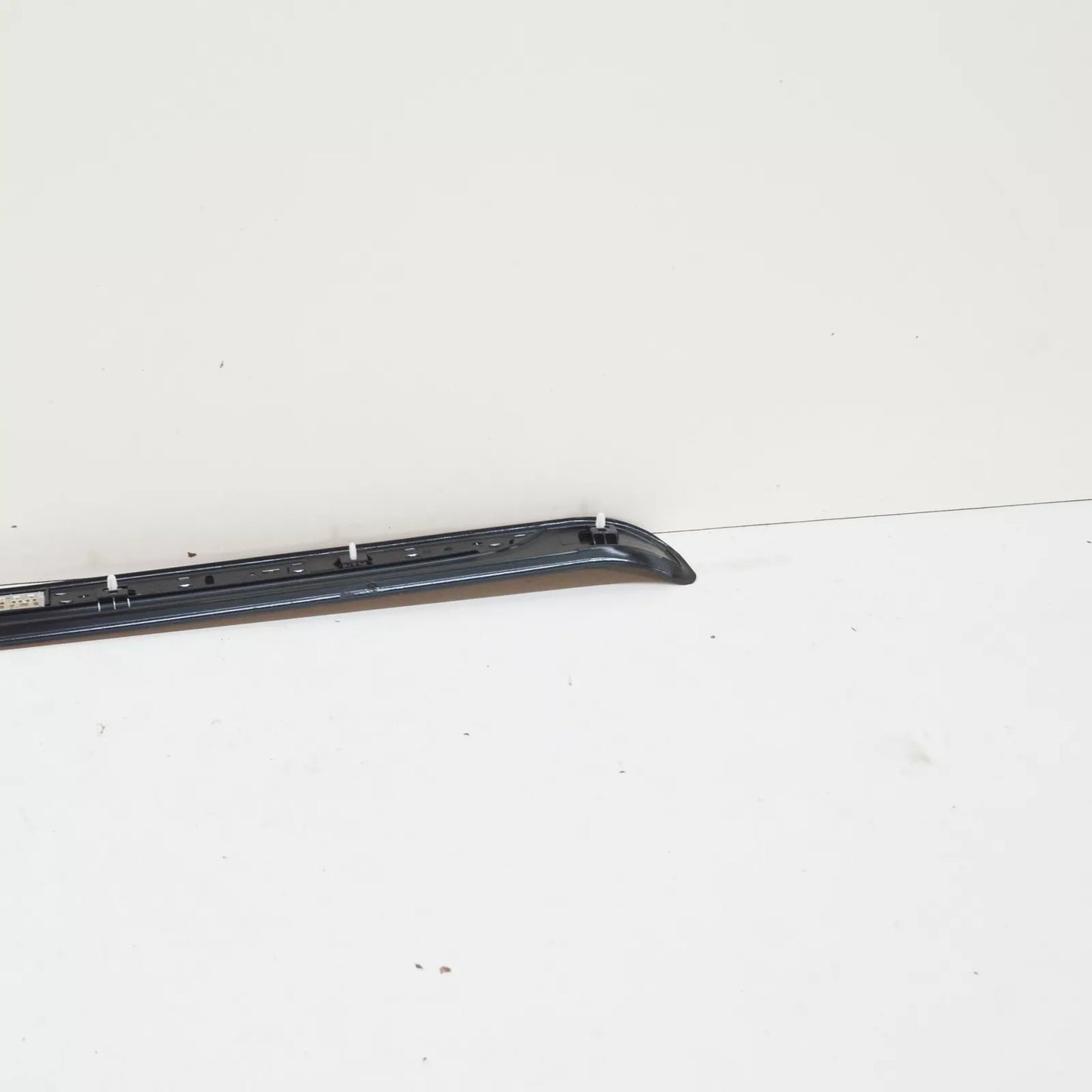 NEW BMW 1 COUPE E82 FRONT LEFT DOOR SILL TRIM 51477180739 7180739 ORIGINAL