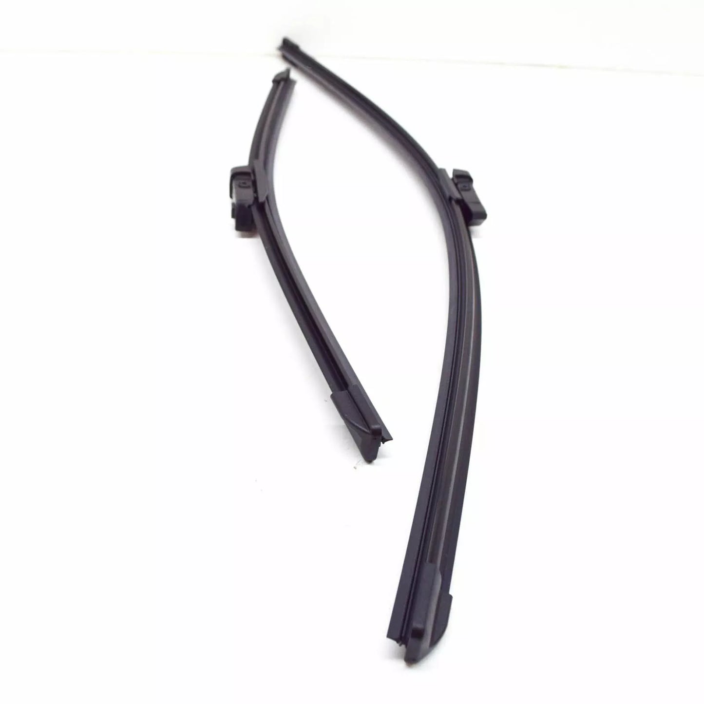 NEW AUDI A3 8V FRONT WINDSHIELD WIPER BLADE SET LHD 8V1998002B