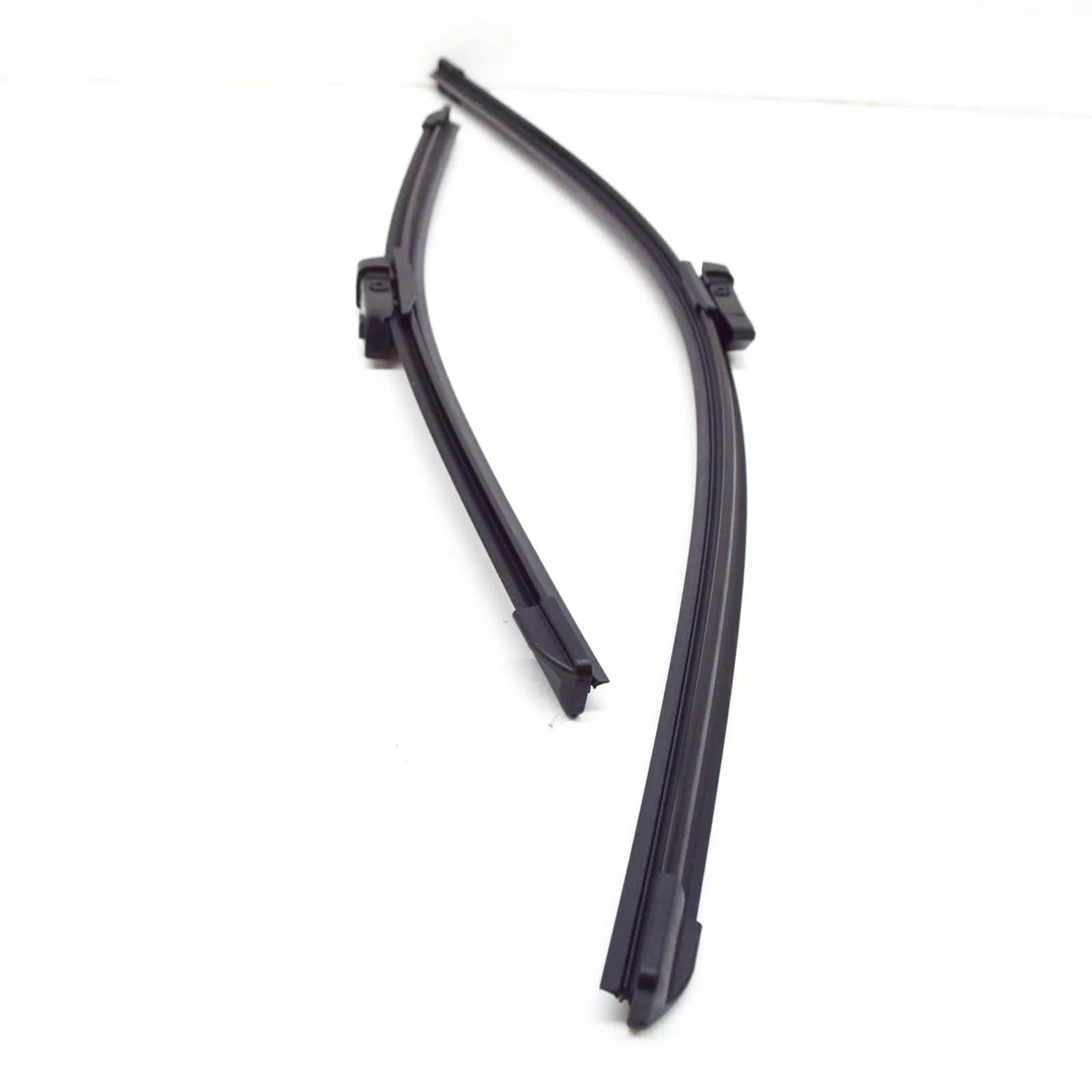 NEW AUDI A3 8V FRONT WINDSHIELD WIPER BLADE SET LHD 8V1998002B