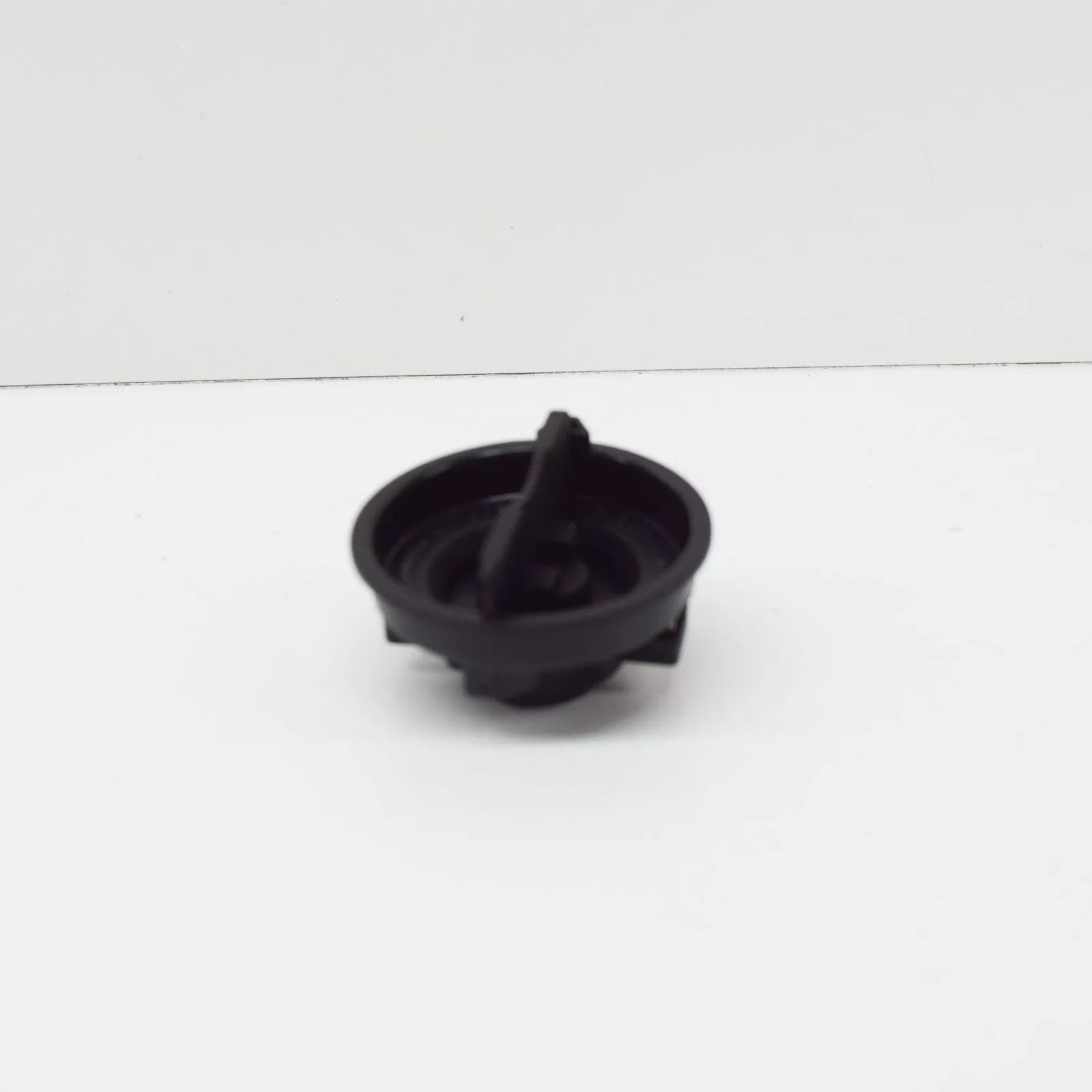 NEW VOLKSWAGEN CADDY 2K HEADLIGHT BULB SOCKET MOUNTING 2K0941109 ORIGINAL