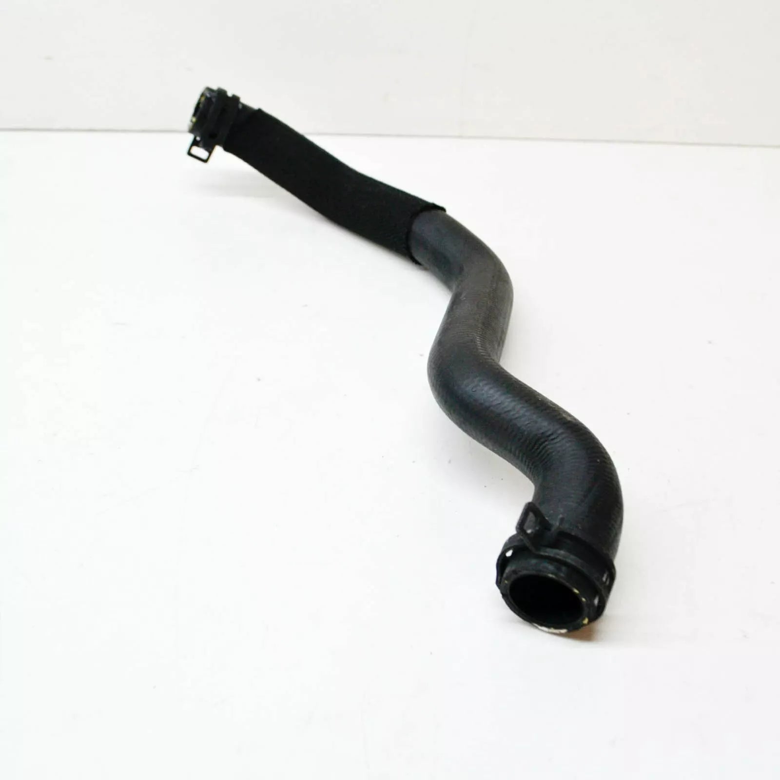 NEW MERCEDES-BENZ E W213 ENGINE WATER COOLANT HOSE A2058300406 ORIGINAL