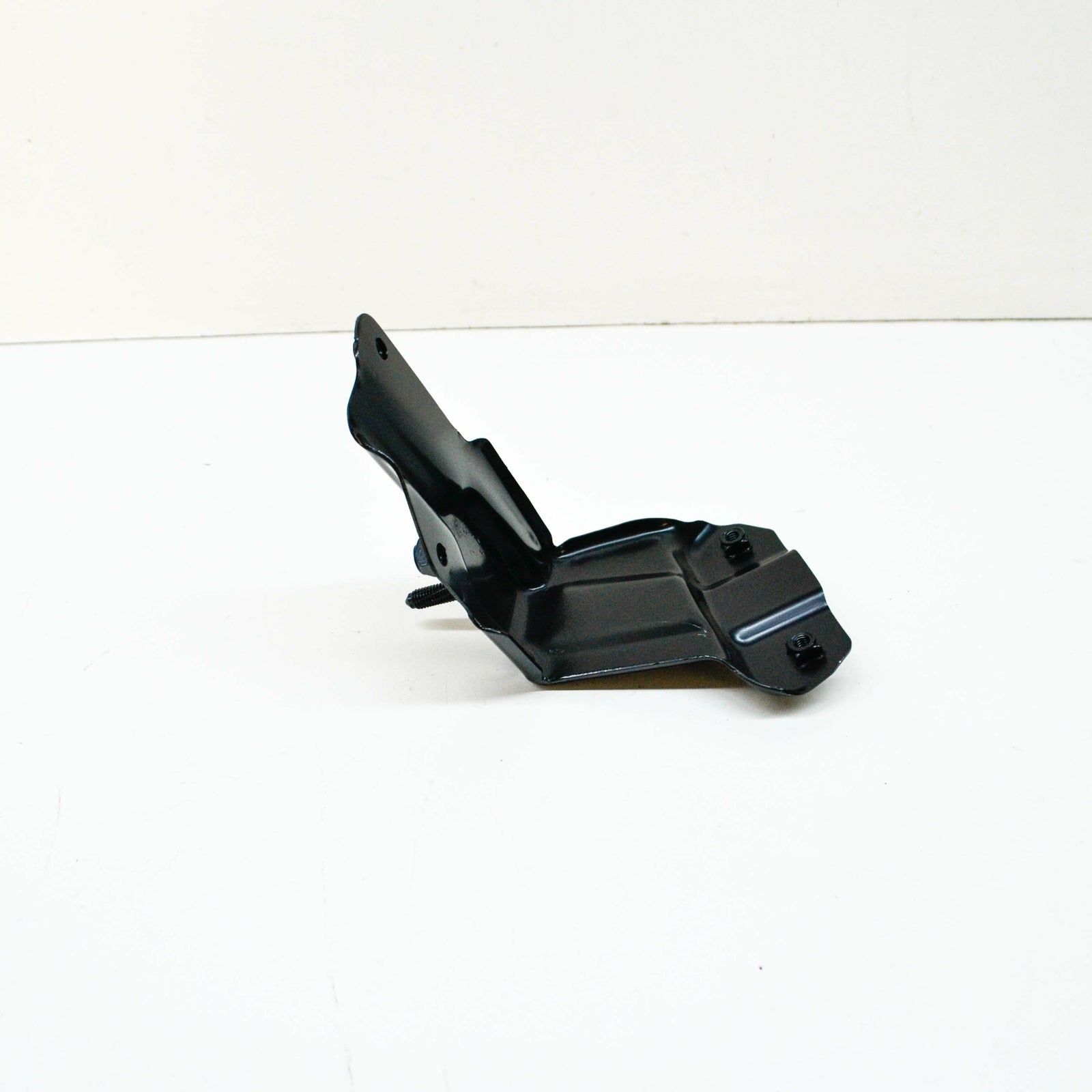 NEW VW GOLF PLUS MK5 5M FRONT LEFT FENDER HOLDER BRACKET 5M0821135 ORIGINAL