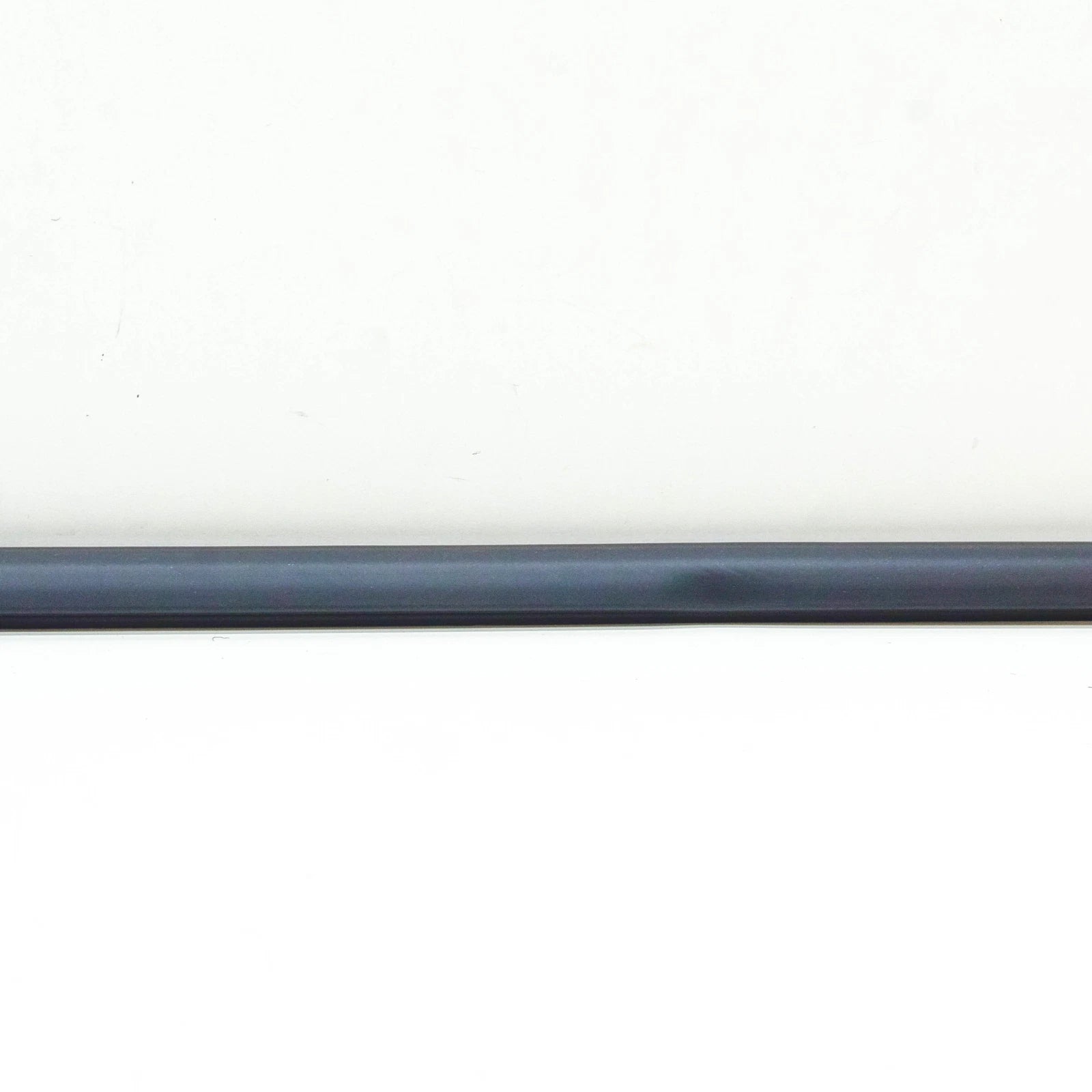 NEW BMW X3 F25 FRONT RIGHT EXTERIOR DOOR WINDOW WEATHERSTRIP 51337317906