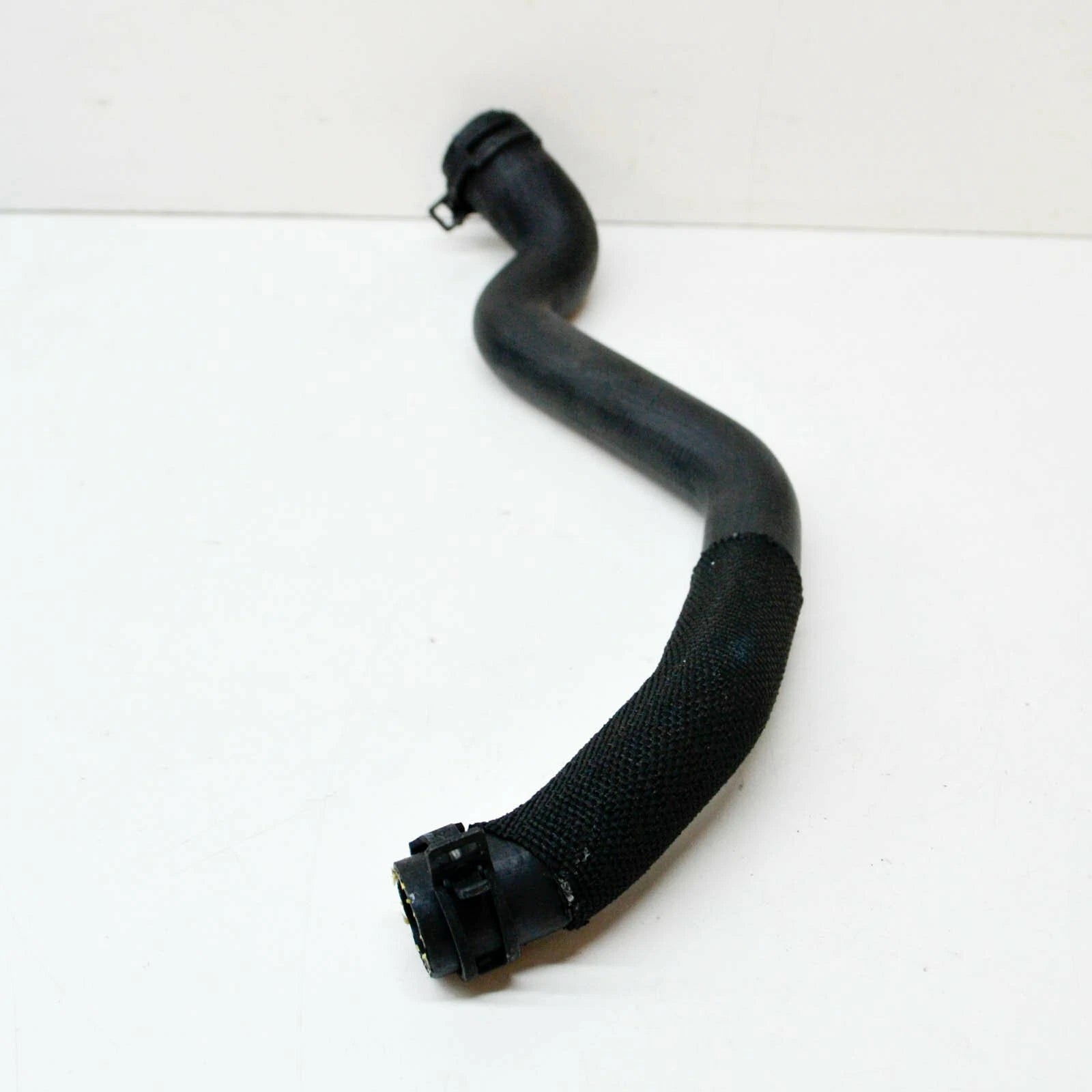 NEW MERCEDES-BENZ E W213 ENGINE WATER COOLANT HOSE A2058300406 ORIGINAL