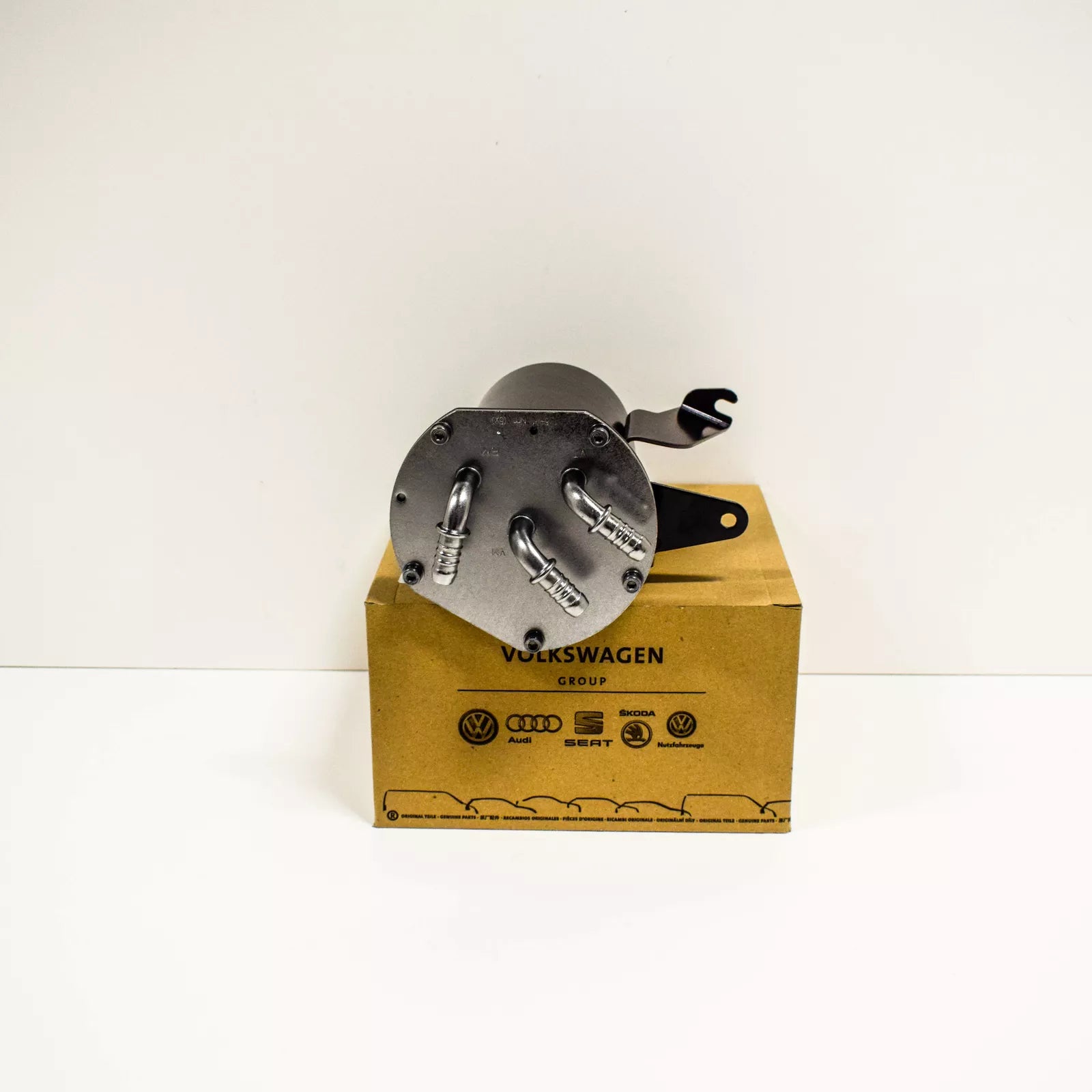 NEW VOLKSWAGEN SHARAN 7N FUEL FILTER HOUSING 7N0127400D ORIGINAL