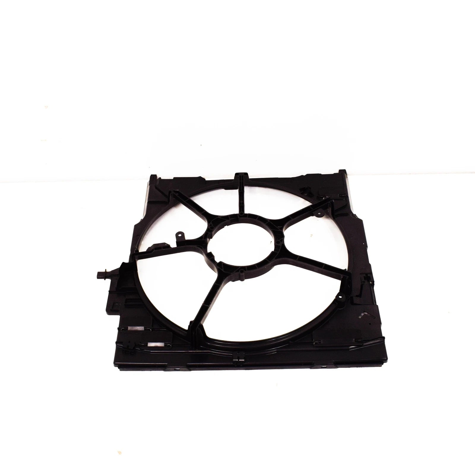 NEW BMW X5 F15 RADIATOR FAN SHROUD 17428618245 XDRIVE35I ORIGINAL