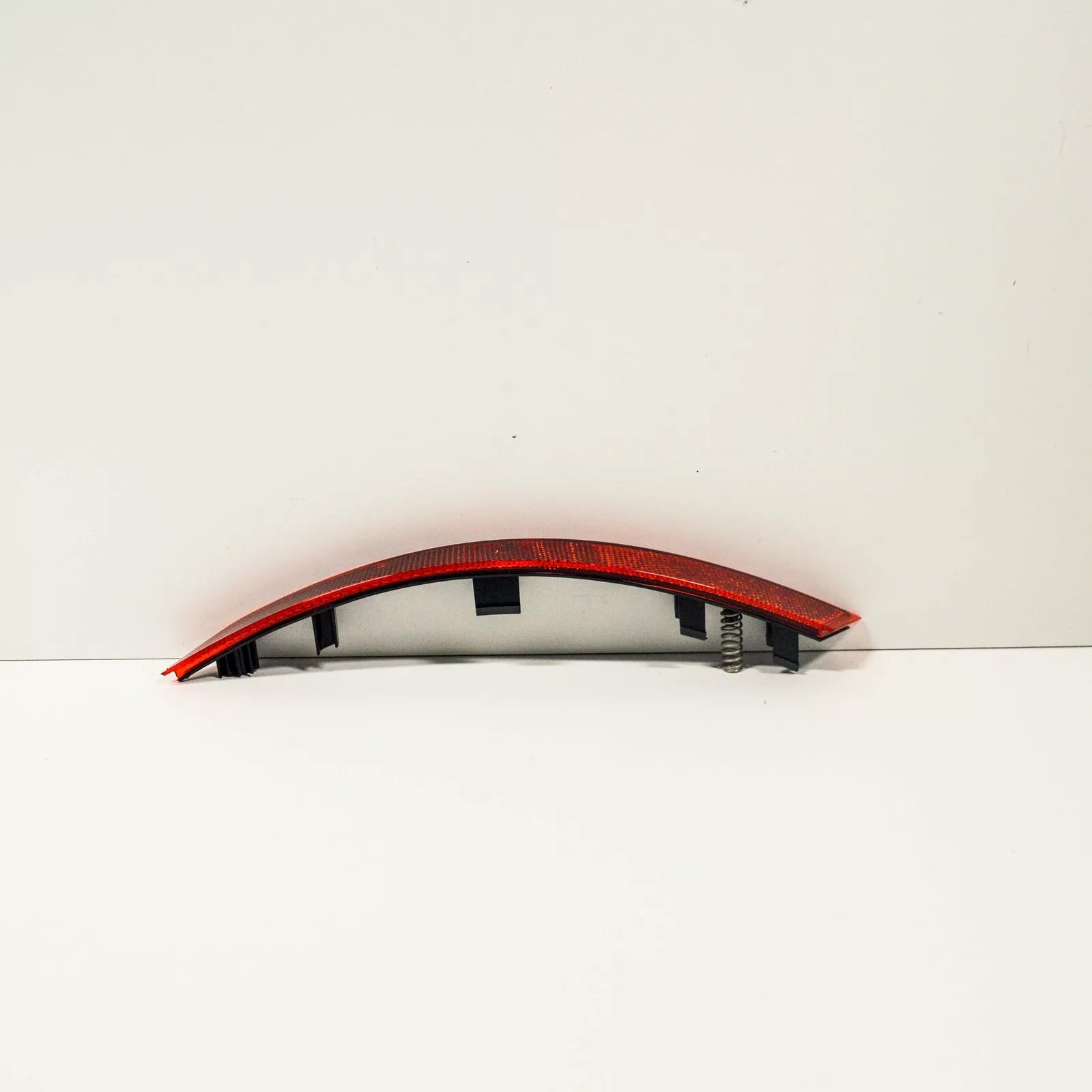 NEW AUDI A4 B9 LIGHT REFLECTOR REAR LEFT 8W0945105D