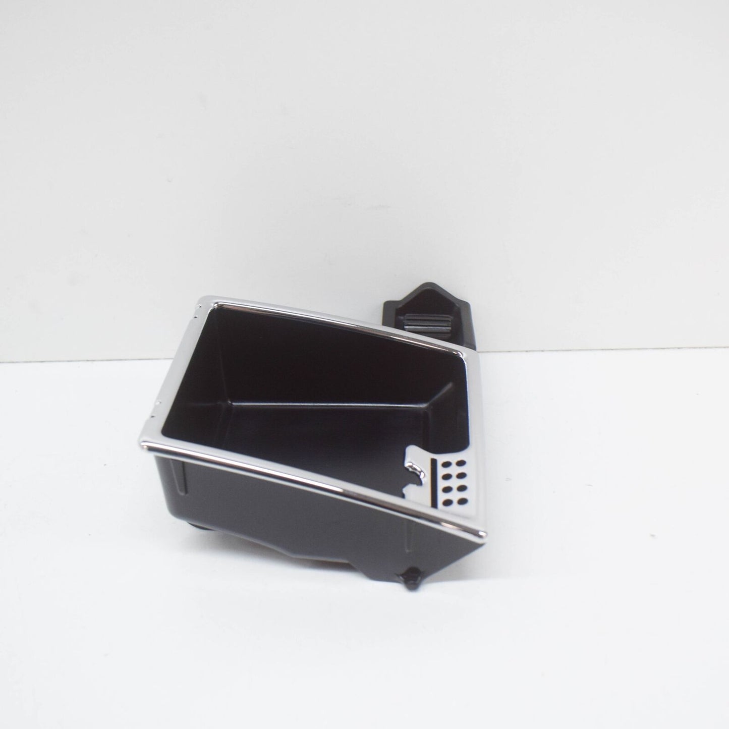 NEW MB E W211 CENTER CONSOLE INSERT ASHTRAY A2118100428 ORIGINAL