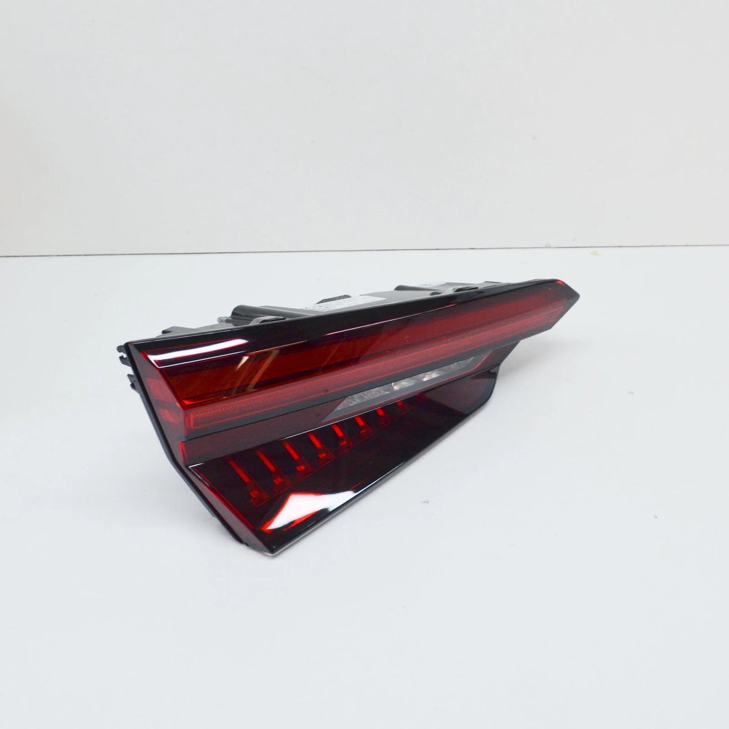 NEW AUDI S5 8W6 REAR LEFT TAILLIGHT 8W6945093M ORIGINAL