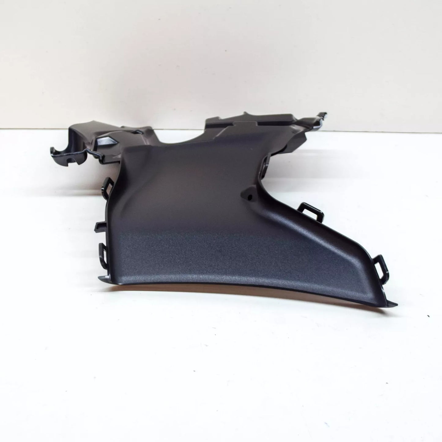 NEW AUDI E-TRON FRONT LEFT BUMPER AIR DUCT 4KE121763C9B9