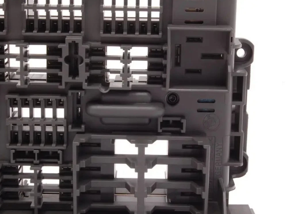 NEW BMW 3 E90 FUSE BOX 61149119445 9119445 ORIGINAL